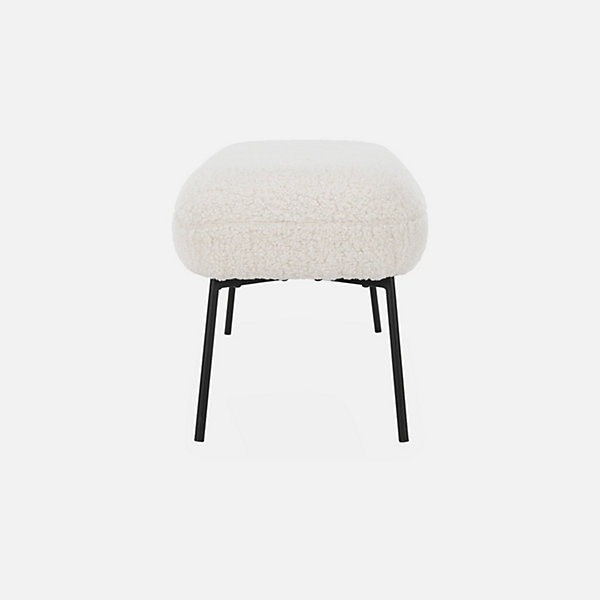Banc. bout de lit avec revêtement bouclette. écru. pieds en métal noir. L 120 x P 41 x H 42.5cm