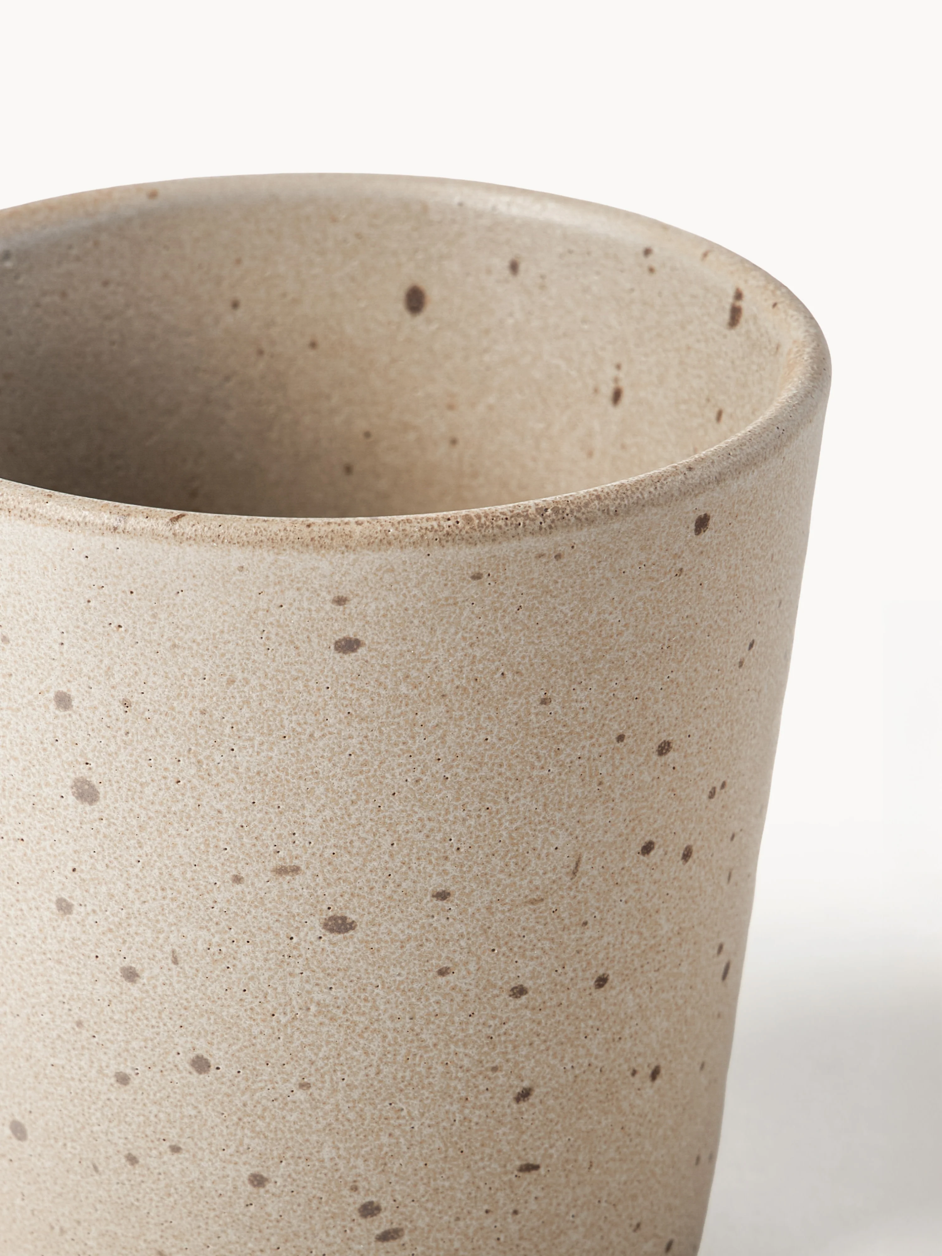 Becher Kumi