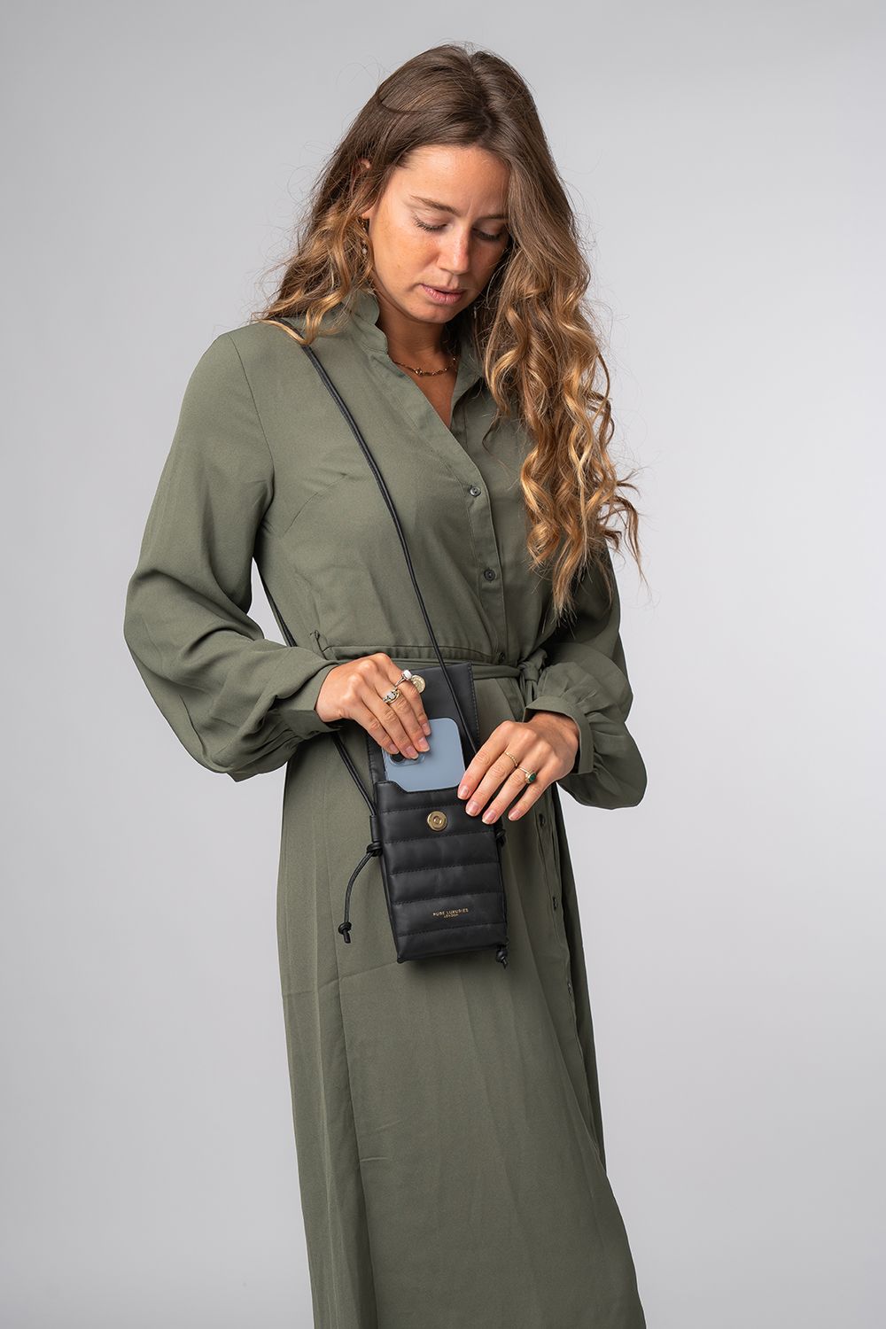 Pure Luxuries London Khloe' Leather Cross Body Phone Bag