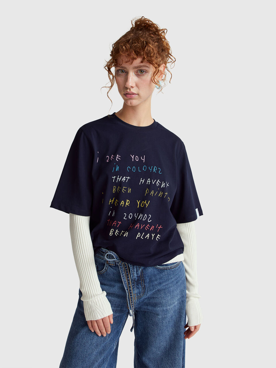 Dark blue t-shirt with Coco Capit&aacute;n print