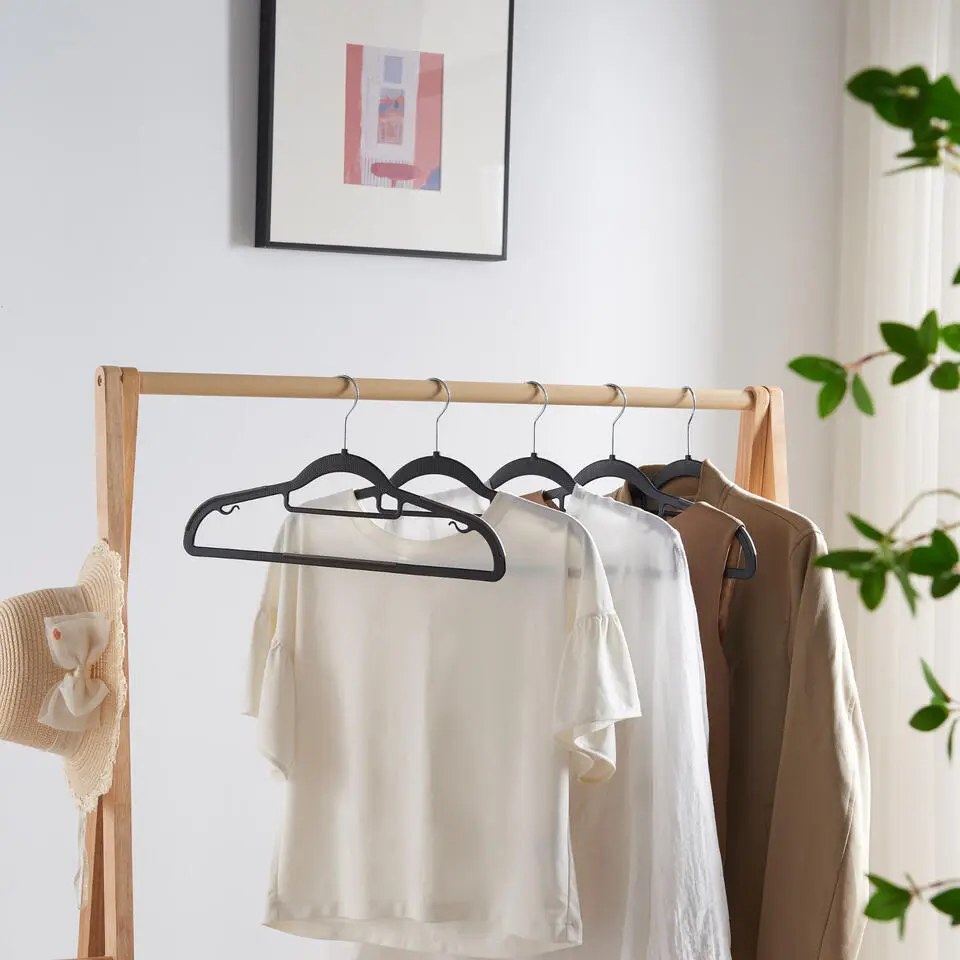 Kunststof kledinghangers - Set van 20 - antislip - met broeklat - Zwart