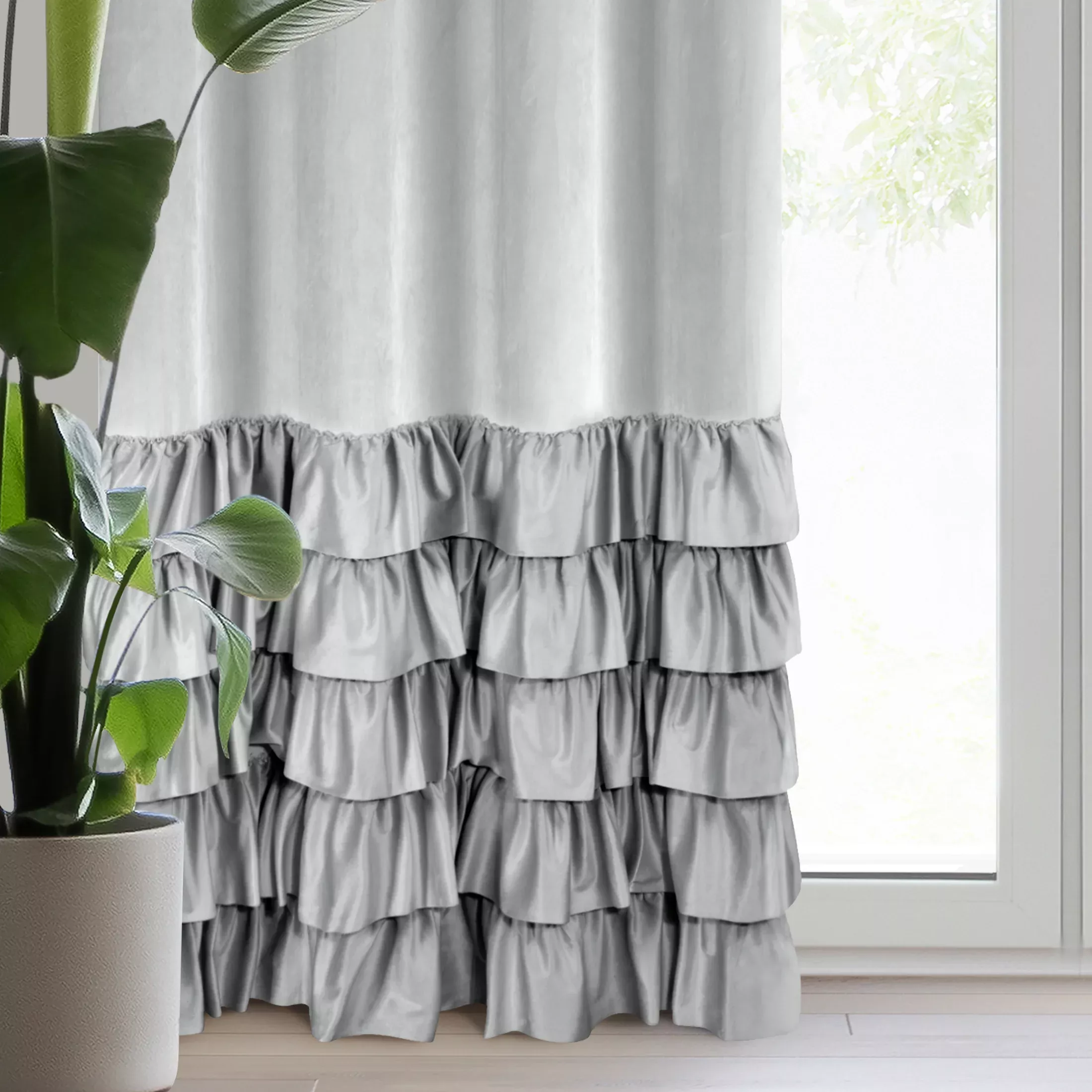 Zasłona welwetowa srebrna zdobiona falbanami 140x250 cm przelotka - DANI