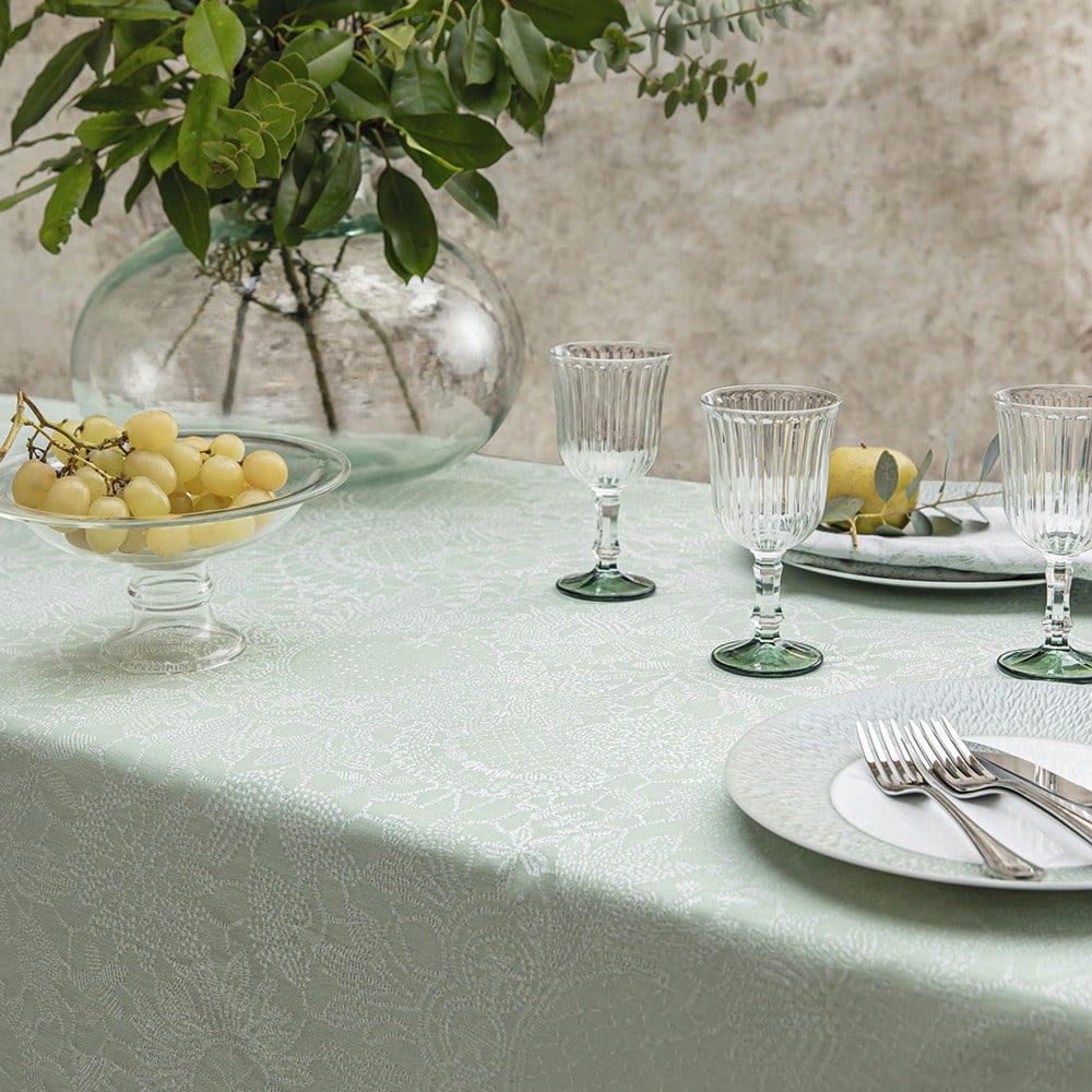 MILLE GUIPURES JADE - Nappe carrée  pur coton vert 180x180 cm