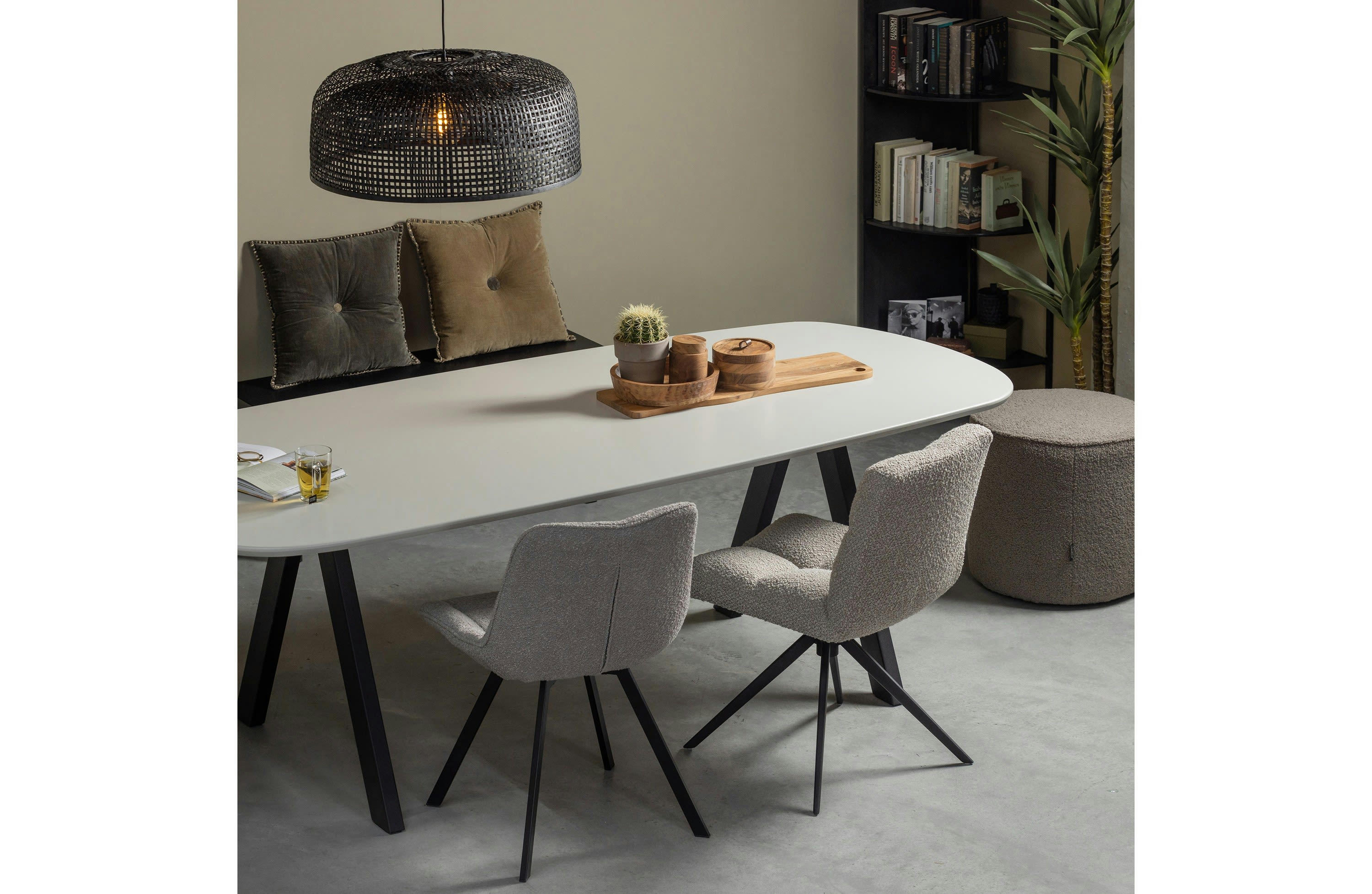 0 - Coussin avec bordure brodée en coton sépia 45x45