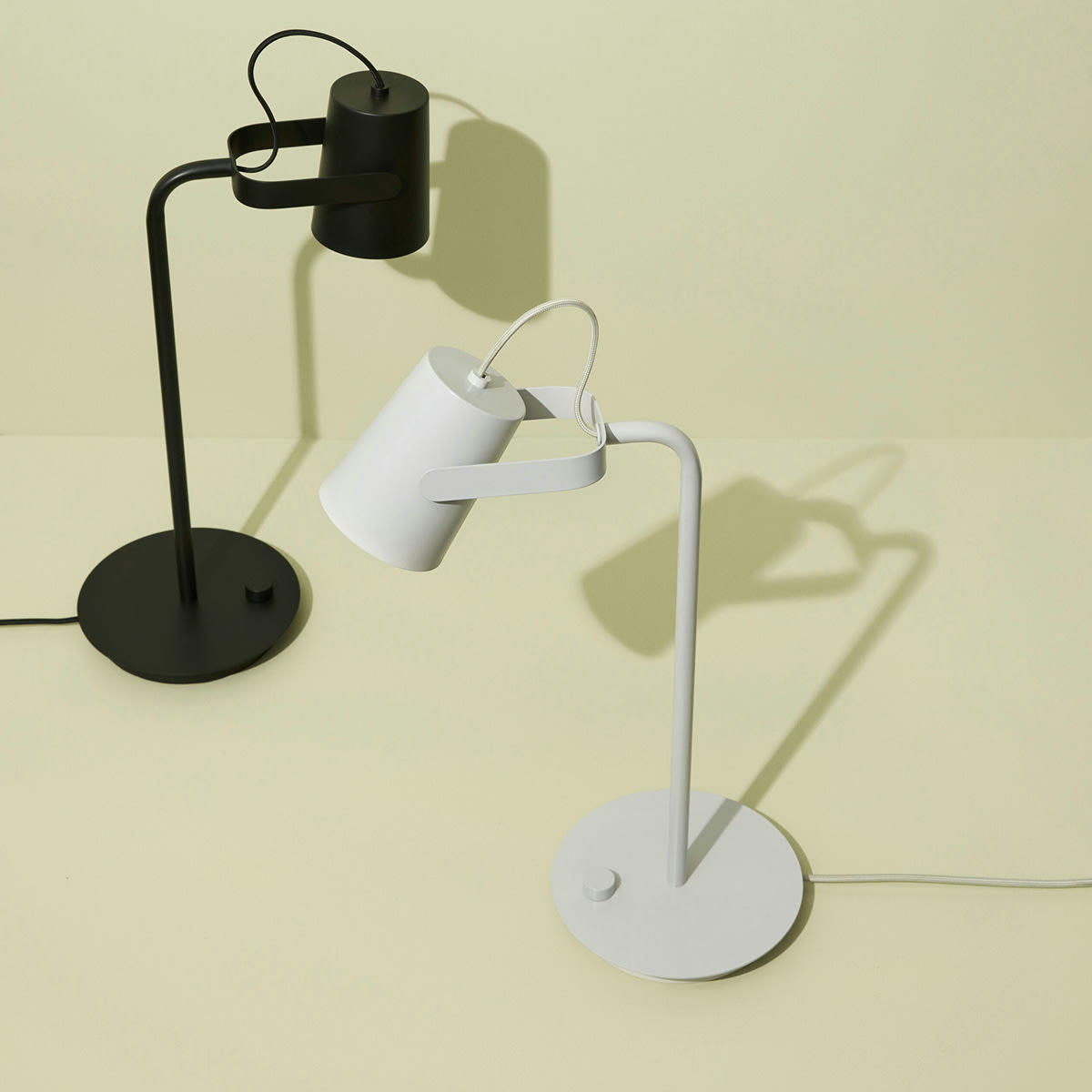 ARDENT - Lampe de table en fer gris clair