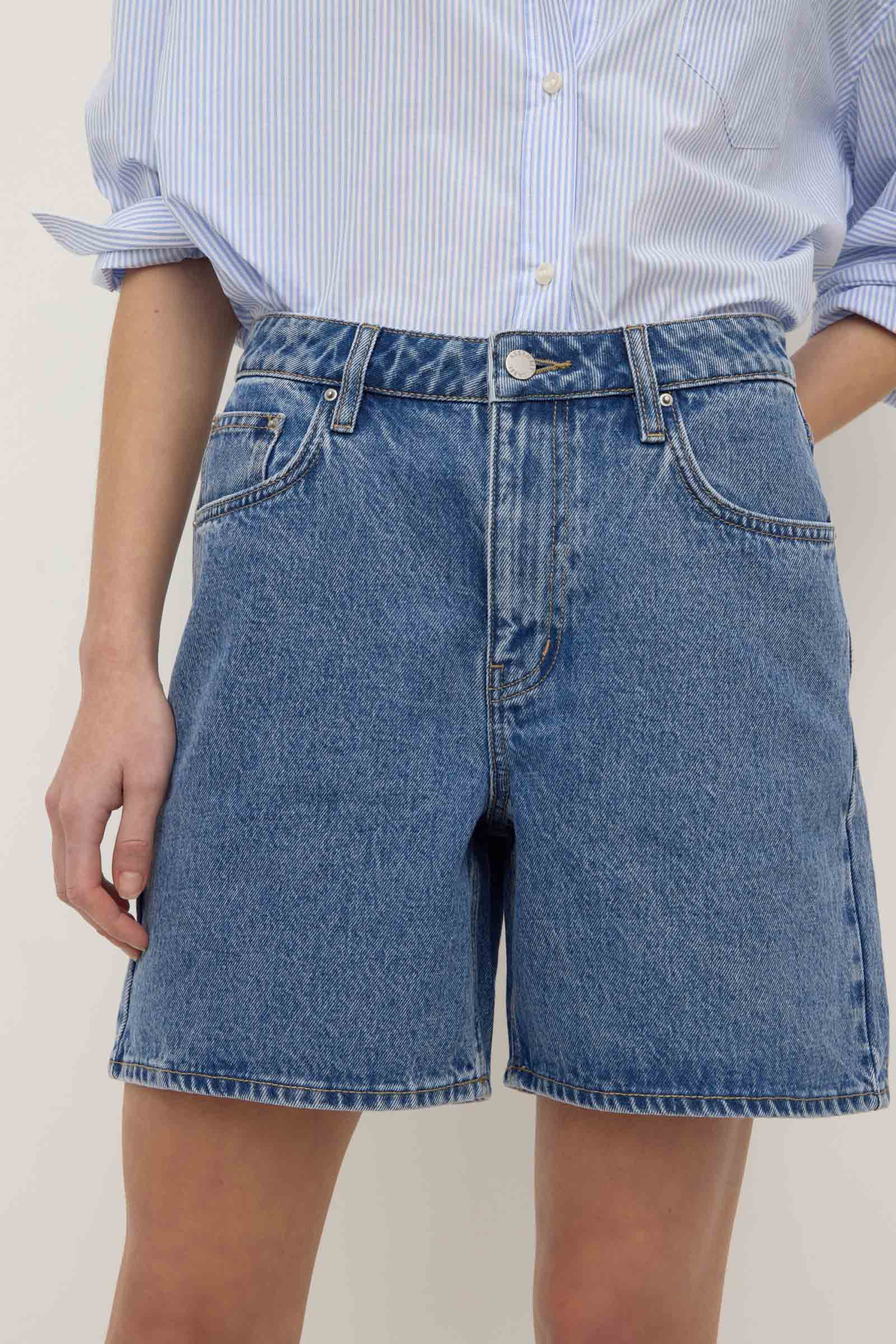 Mid Rise Vintage Denim Short