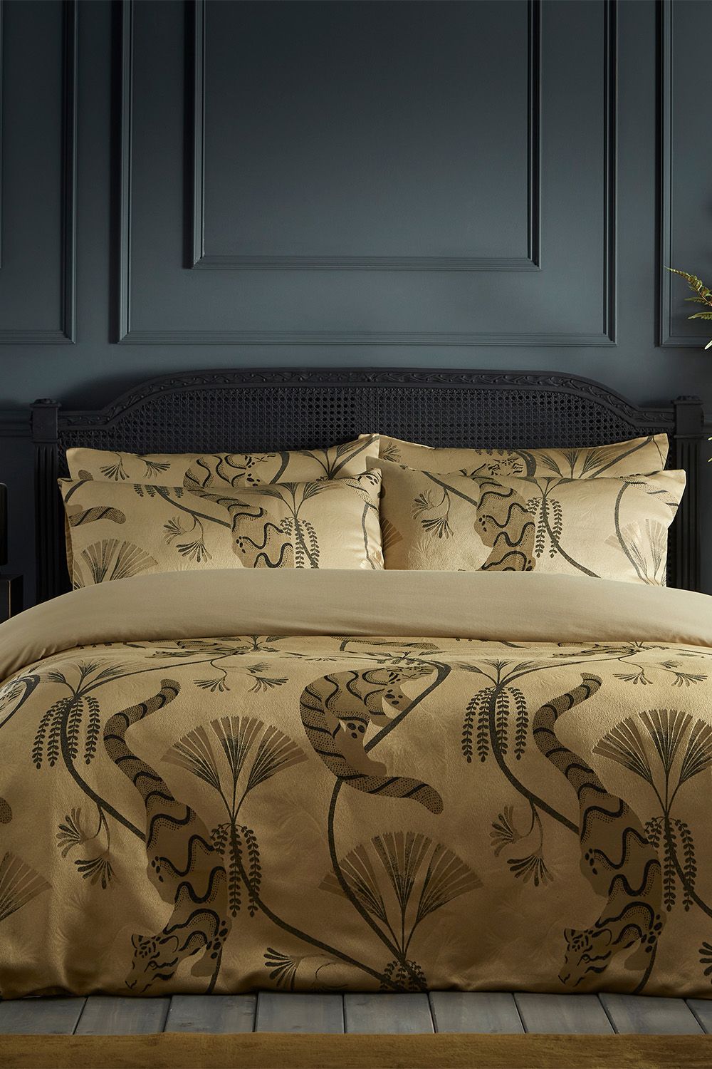 Paoletti Moondusk Exotic Animal Jacquard Duvet Cover Set