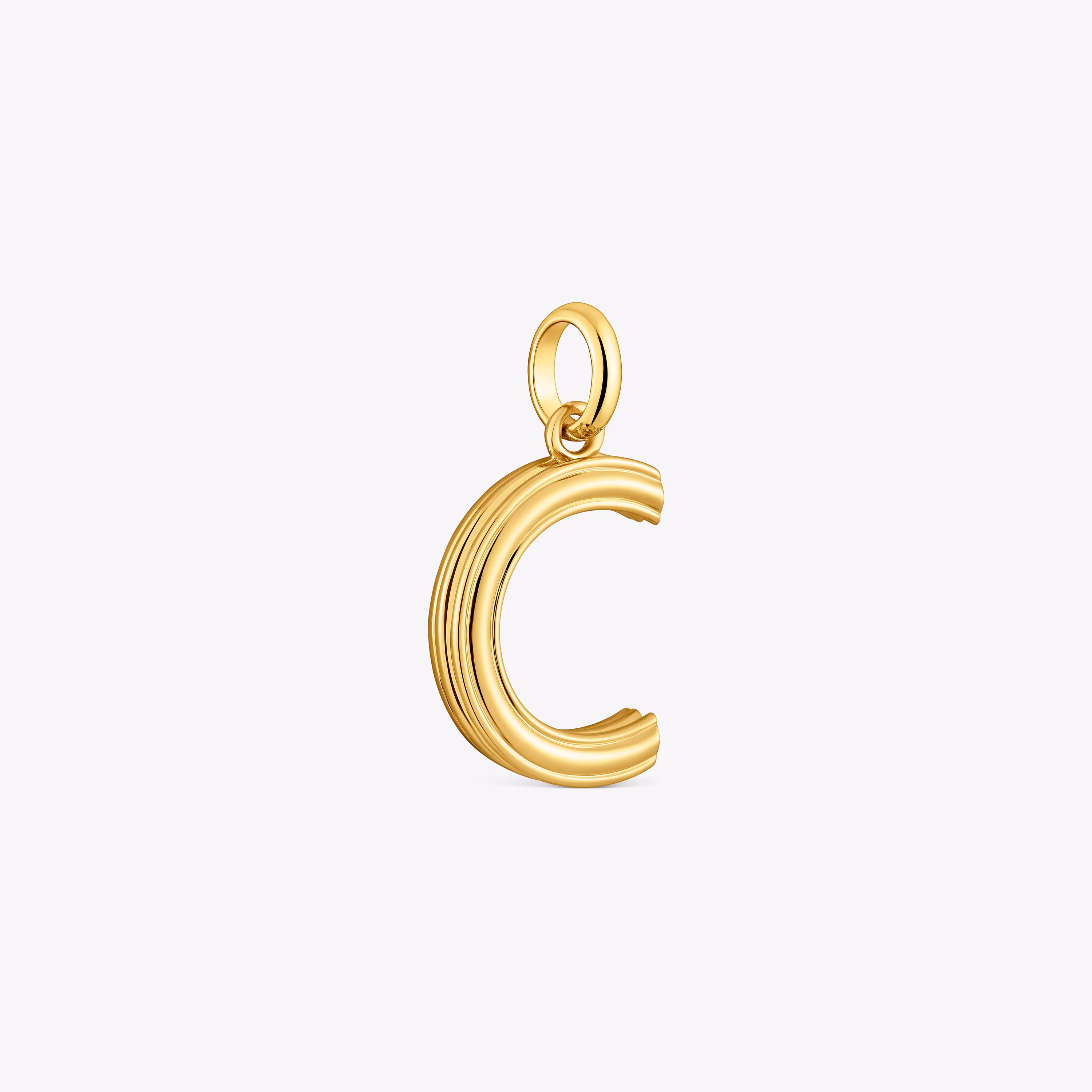 Colgante mediano letra C con baño de oro 18 kt sobre plata Alphabet