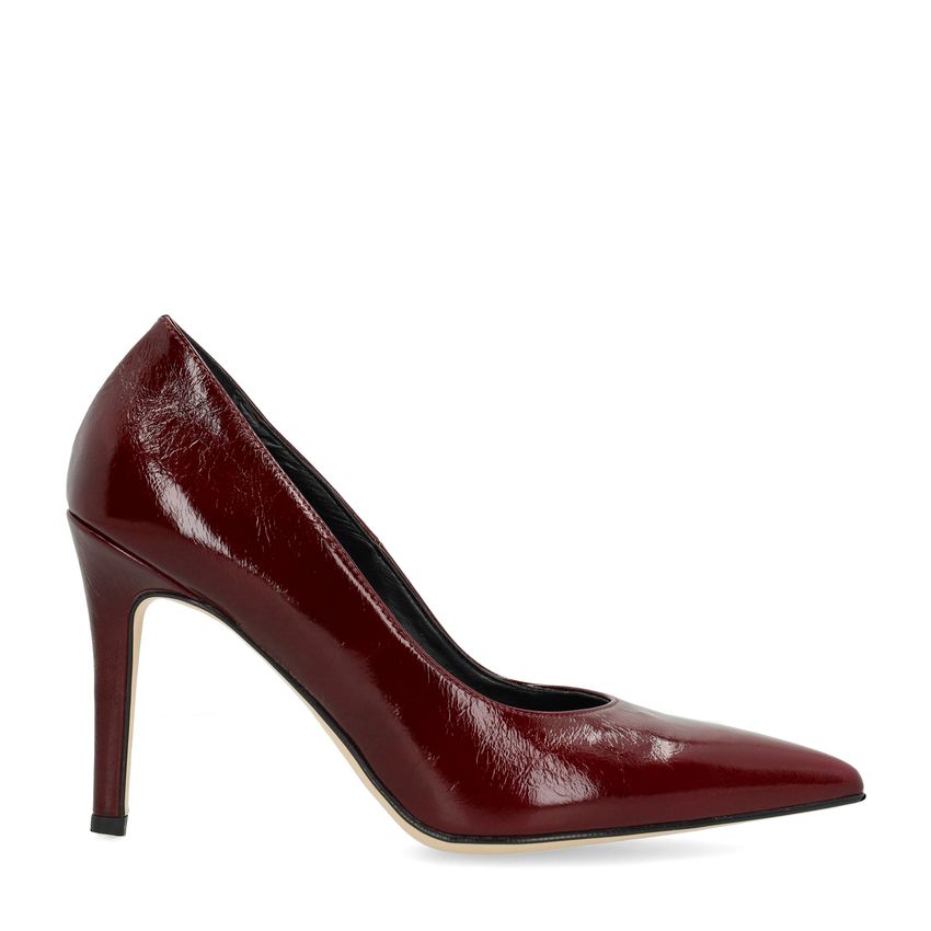 Manfield Lakleren burgundy pumps