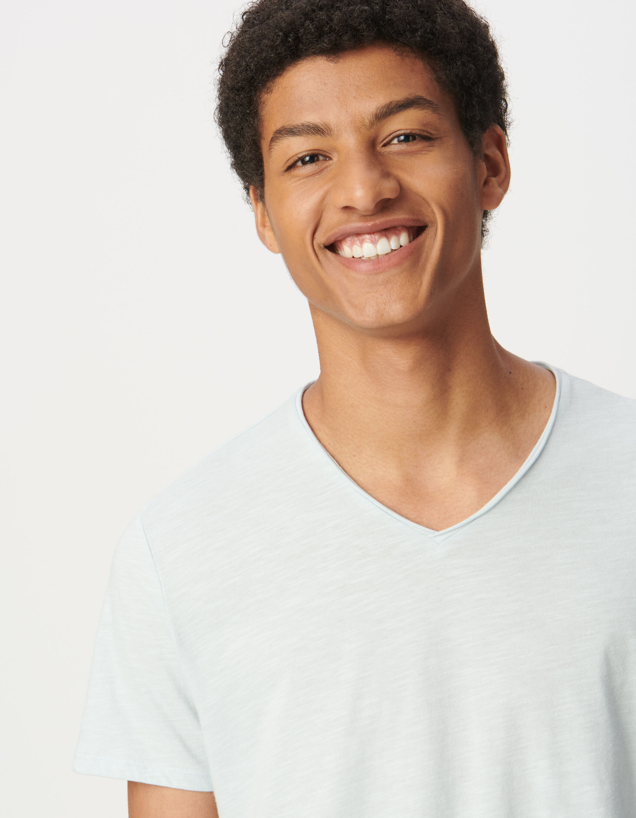 T-shirt L'Essentiel ciel coton bio encolure V Homme