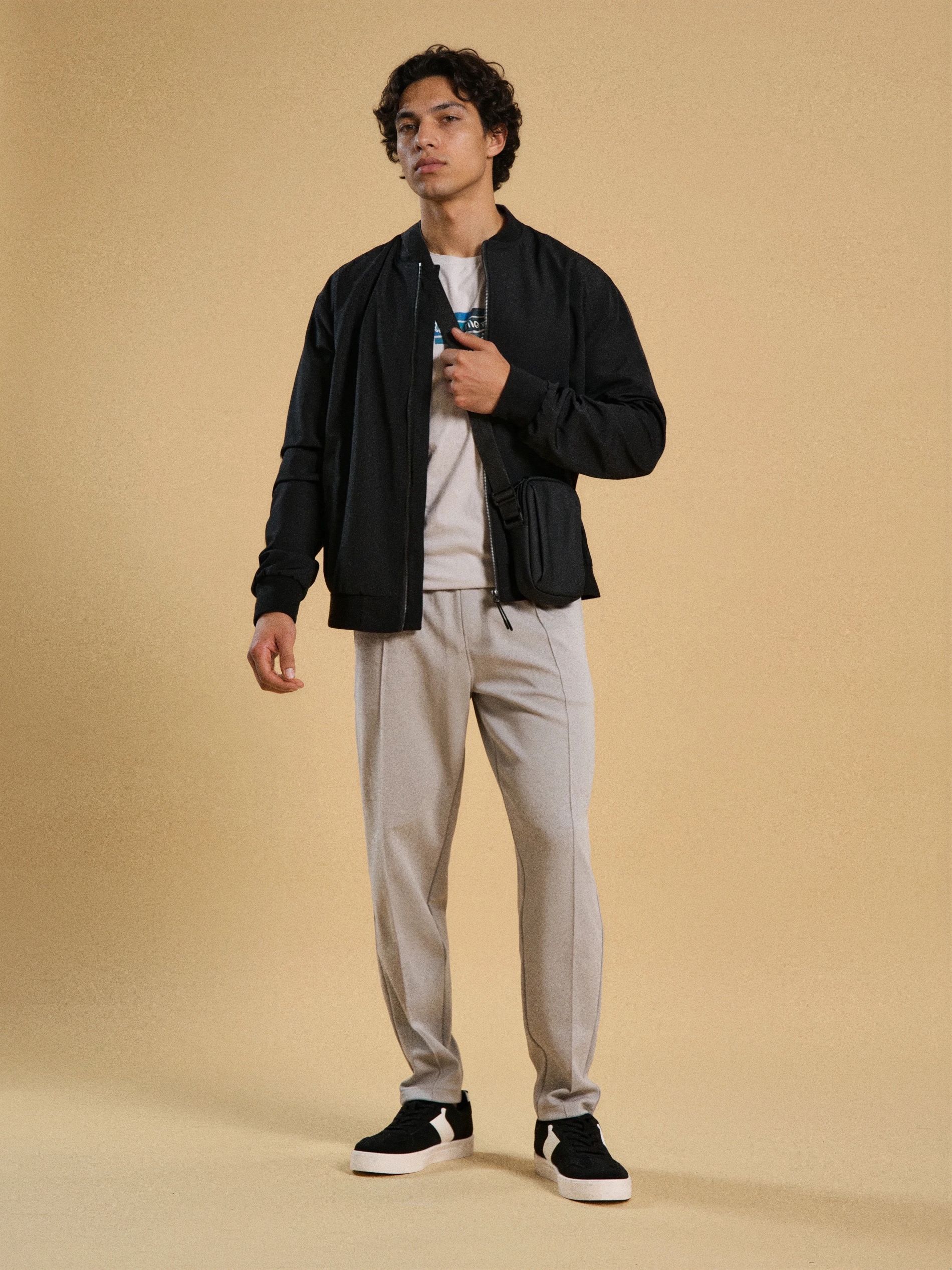 Spodnie tapered fit