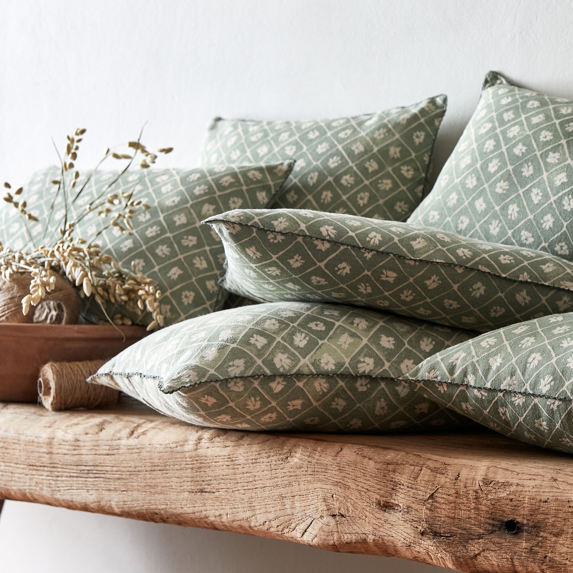 PIASTRE - Coussin finition croquet en coton 30x80cm - vert