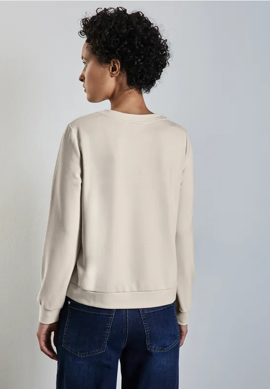 Shirt mit Wording-Stickerei