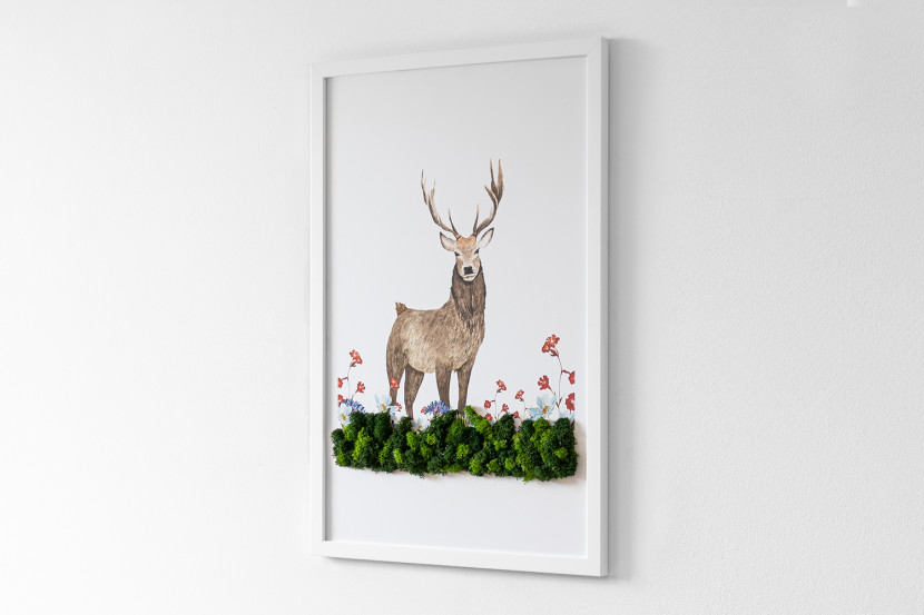 Obraz z mchem - Jeleń wśród kwiatów 40x60 cm Biała Rama