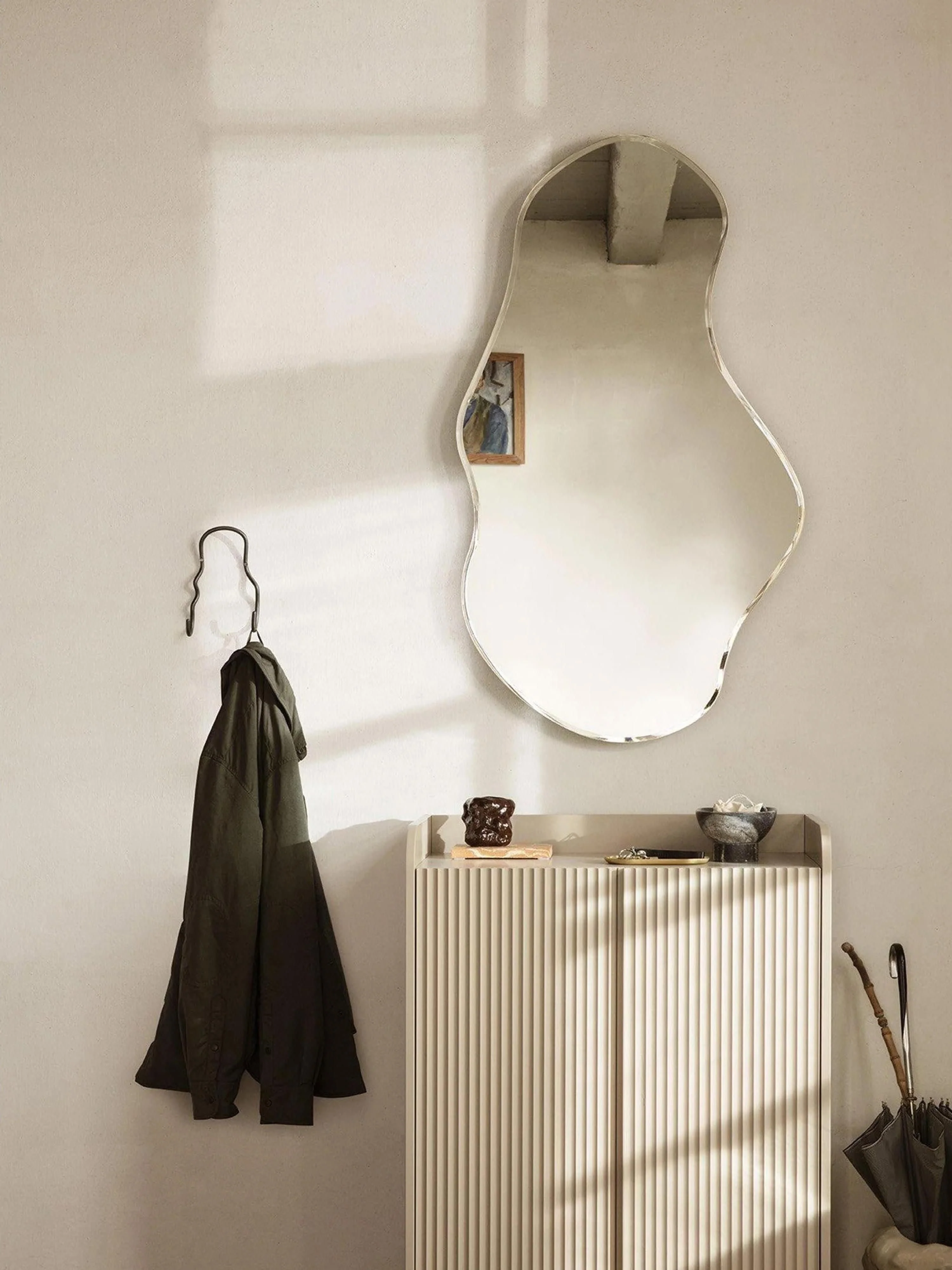 Handgefertigter Messing-Wandhaken Curvature