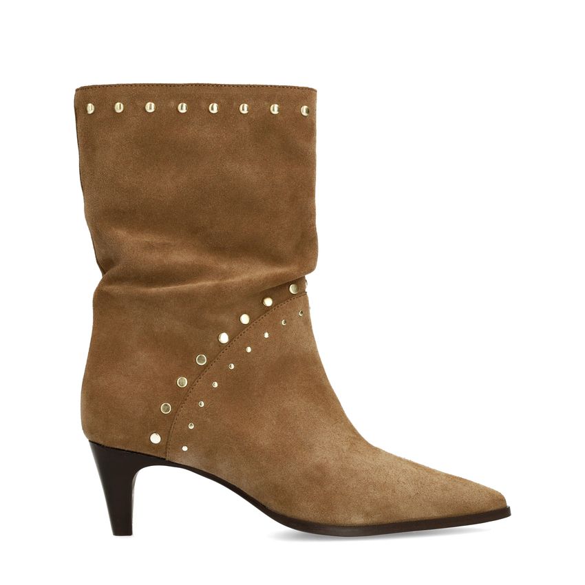 Manfield Beige suède enkellaarsjes met studs