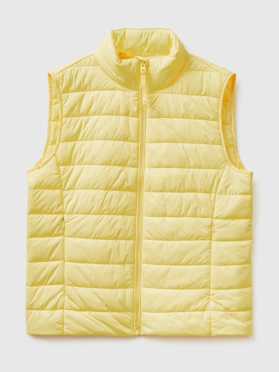 Sleeveless slim fit padded jacket