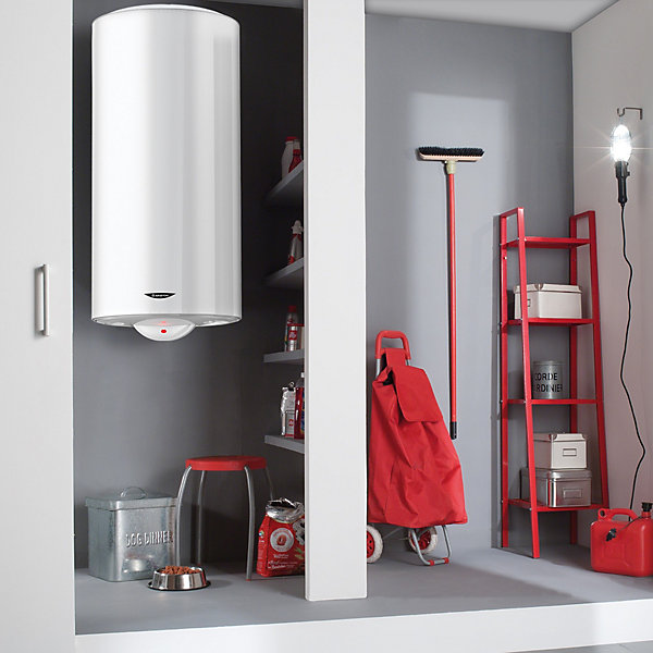 Chauffe-eau électrique 200 L stéatite Ariston Stileos à fixer au mur
