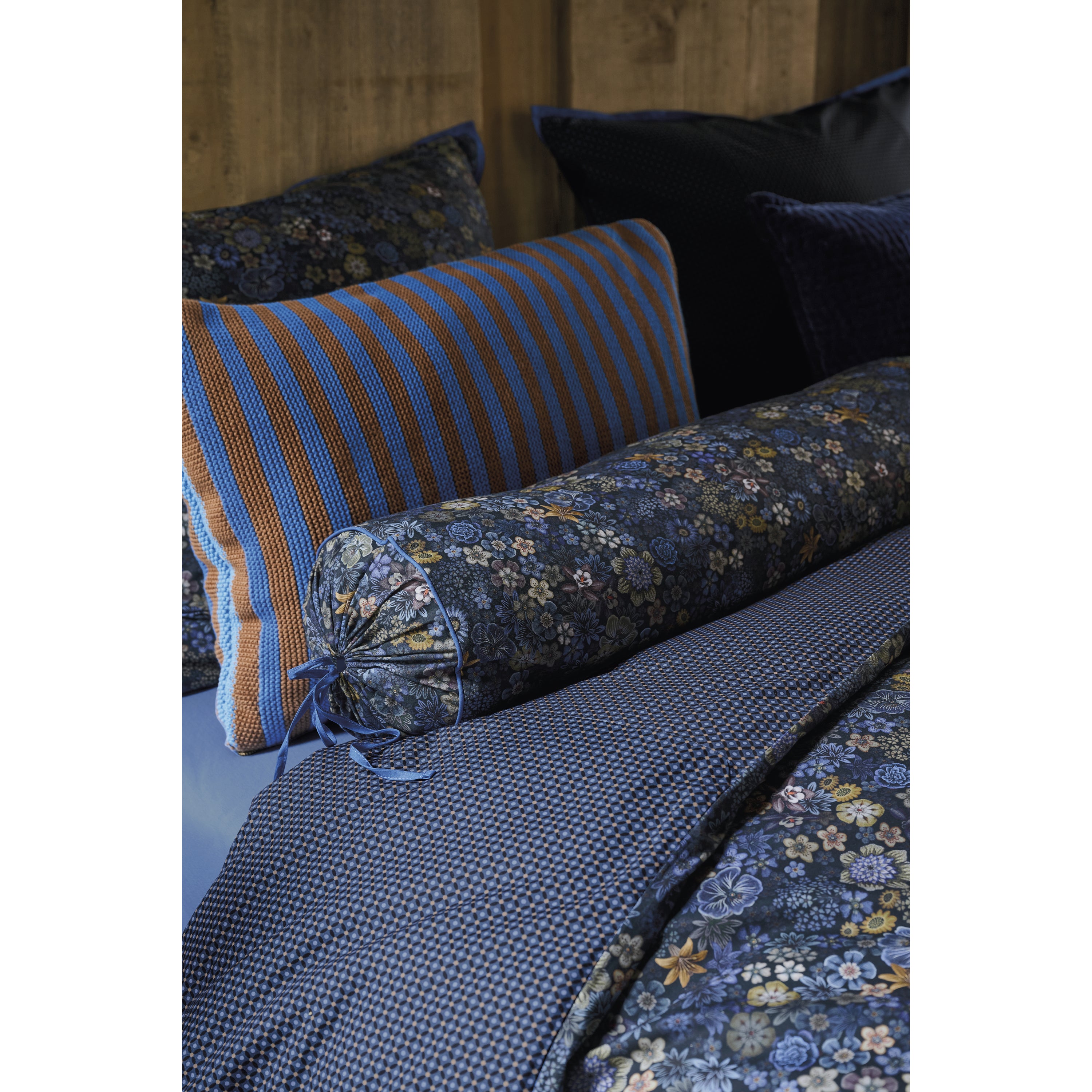 Pip Studio Tutti I Fiori Rolkussen 22 x 70 cm - Donkerblauw