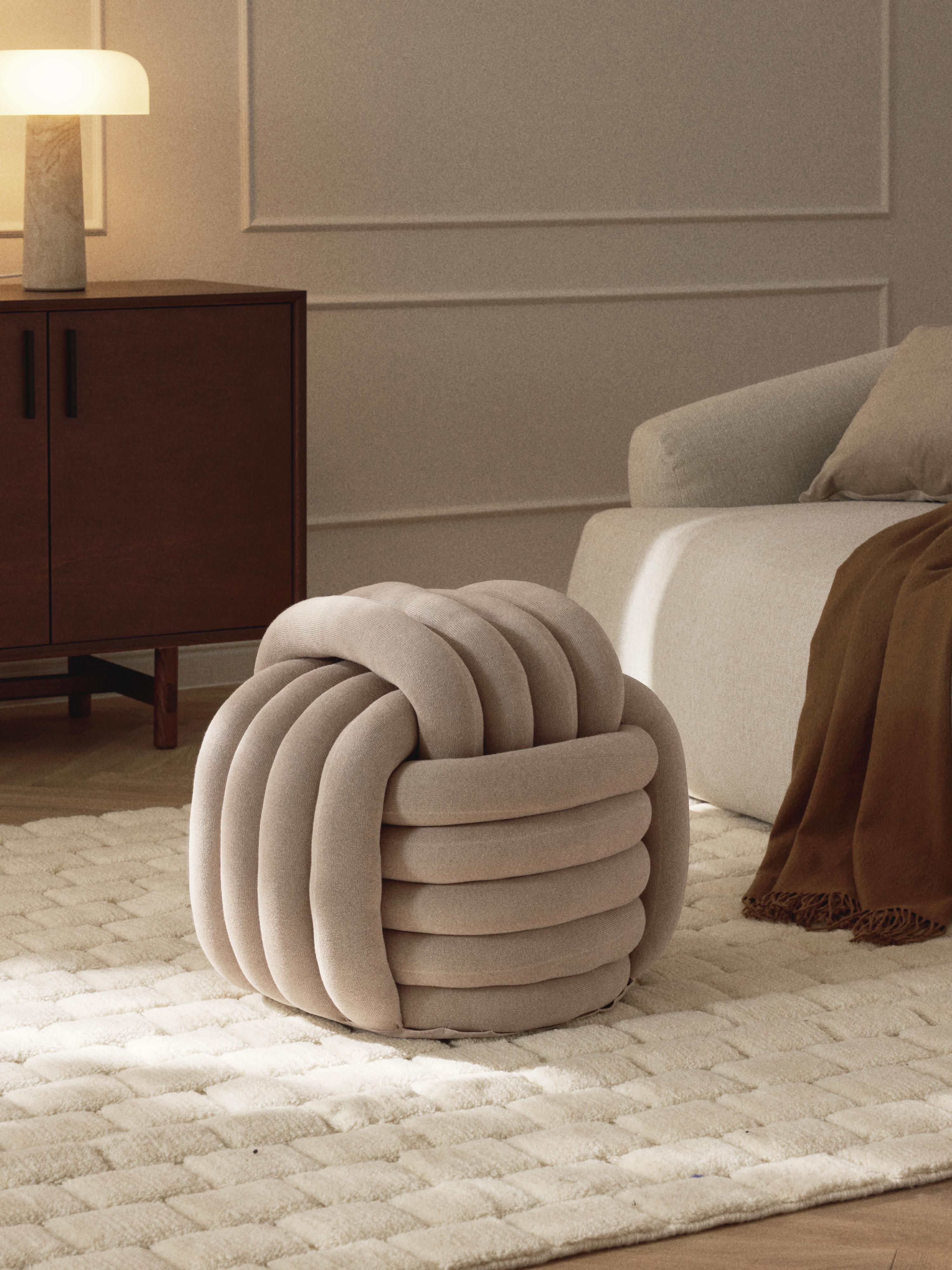 Knoten-Pouf Twist