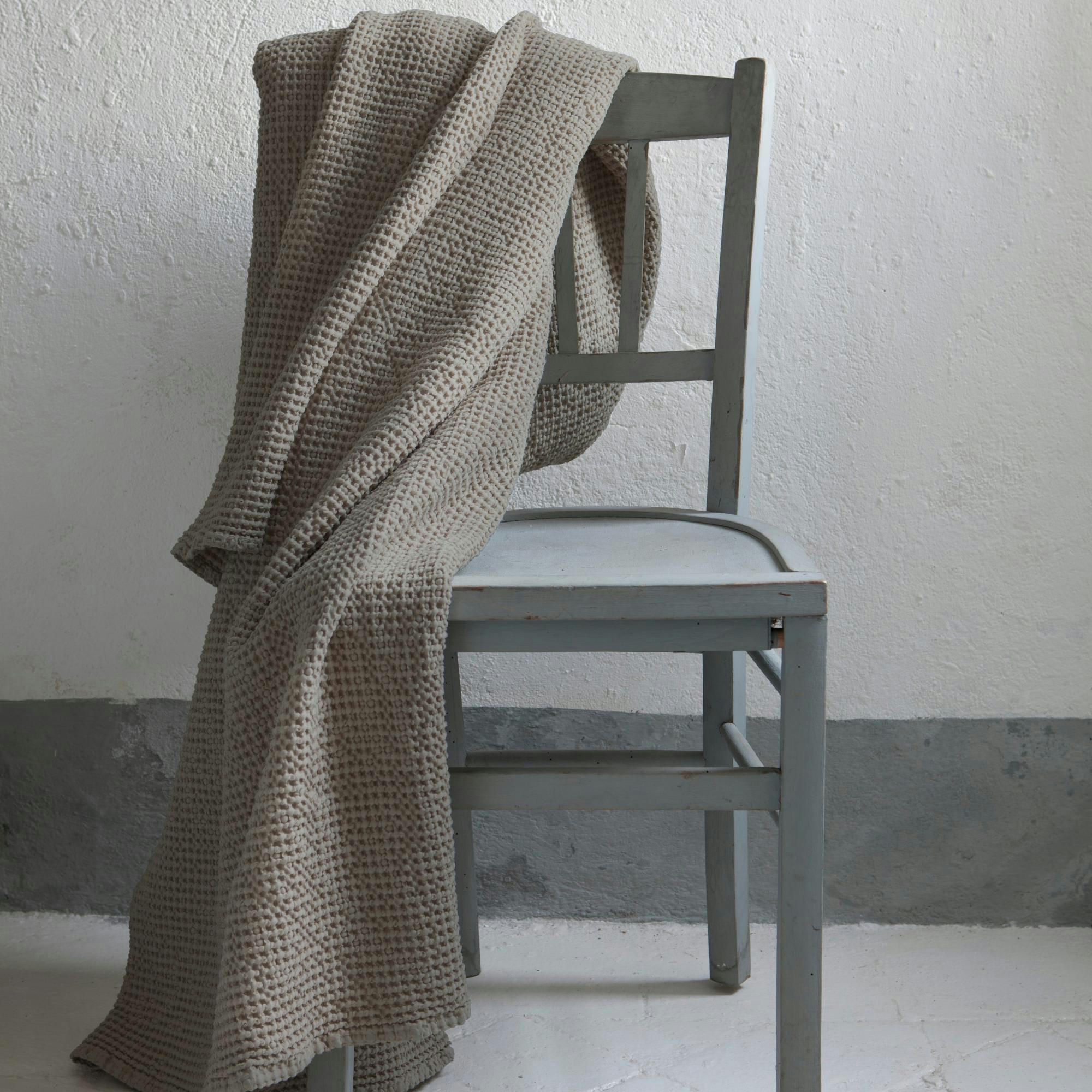 MAIA - Jete  en coton tourterelle 180 x 260