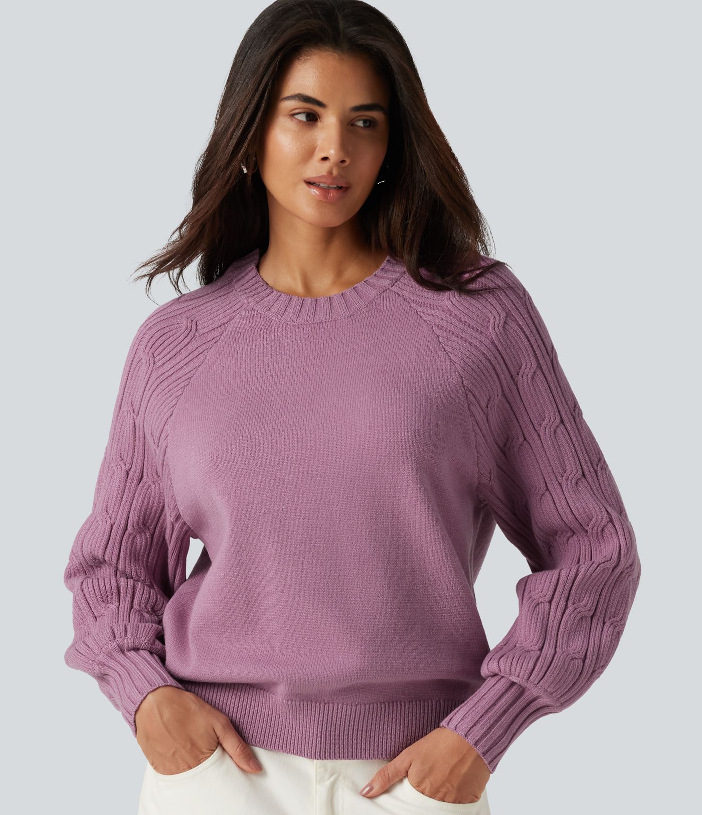 Pull à encolure arrondie, manches longues et ourlet fendu