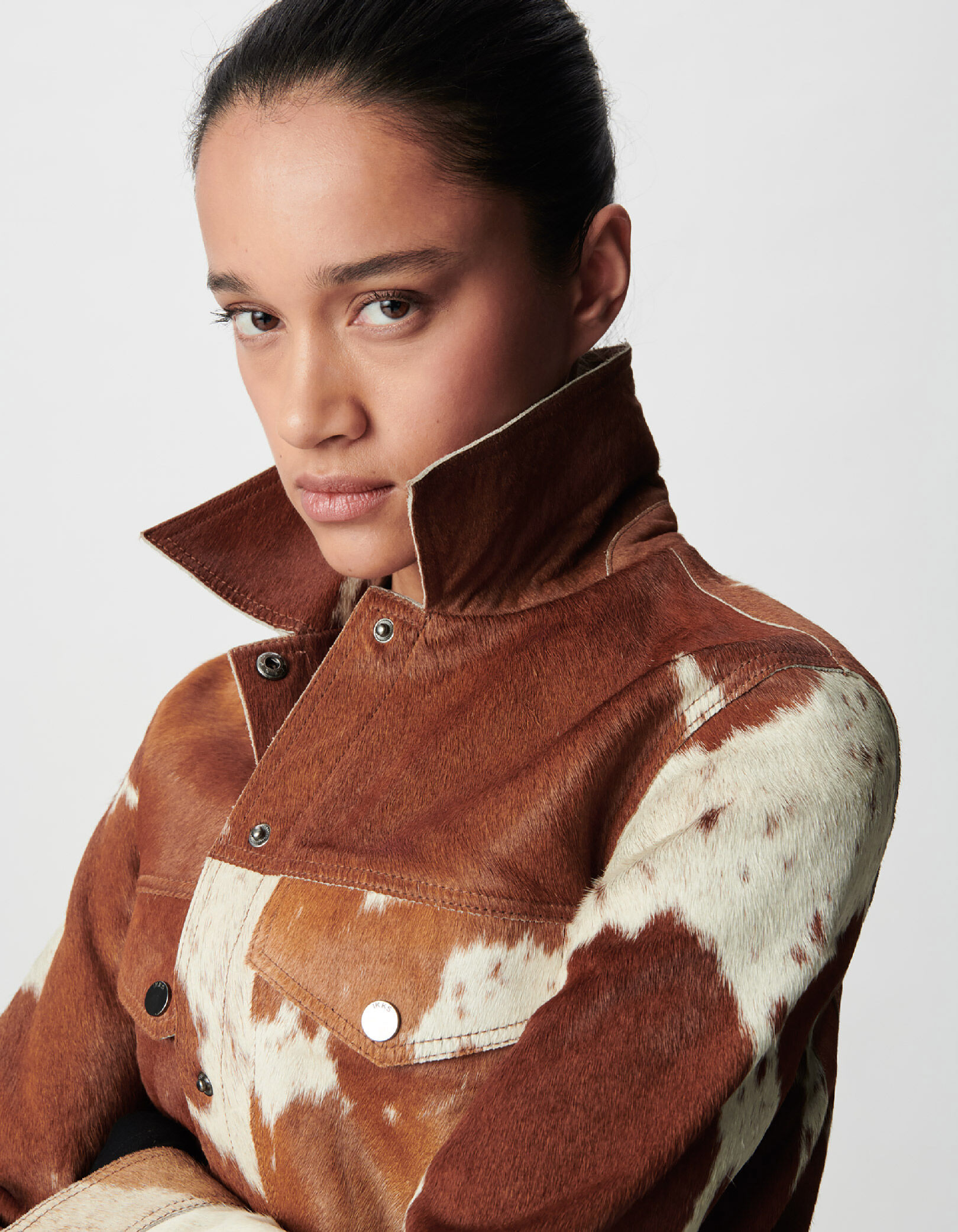 Veste courte en cuir marron motif vache Femme
