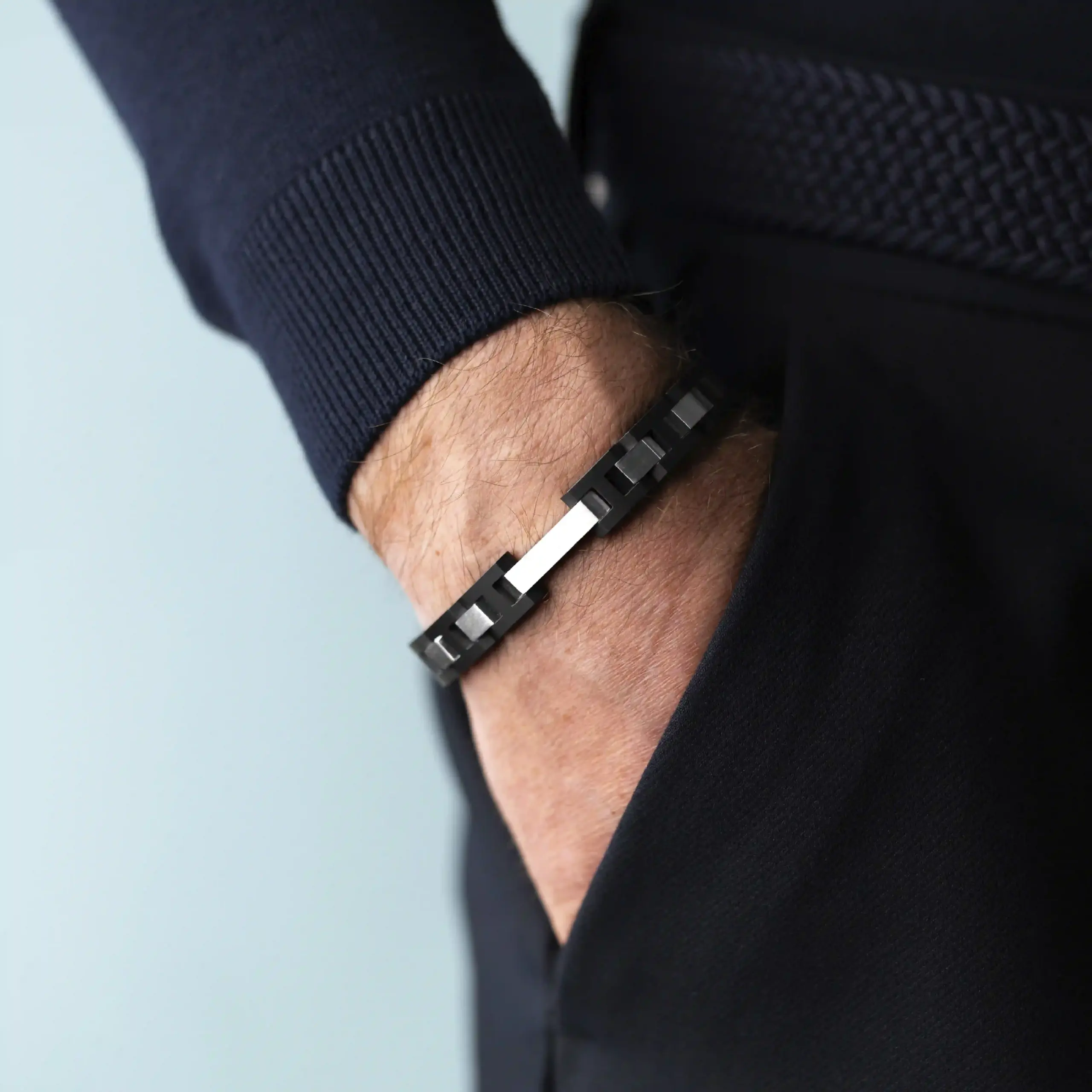 BRACELET CAP CAMARAT – ACIER & CÉRAMIQUE NOIRE