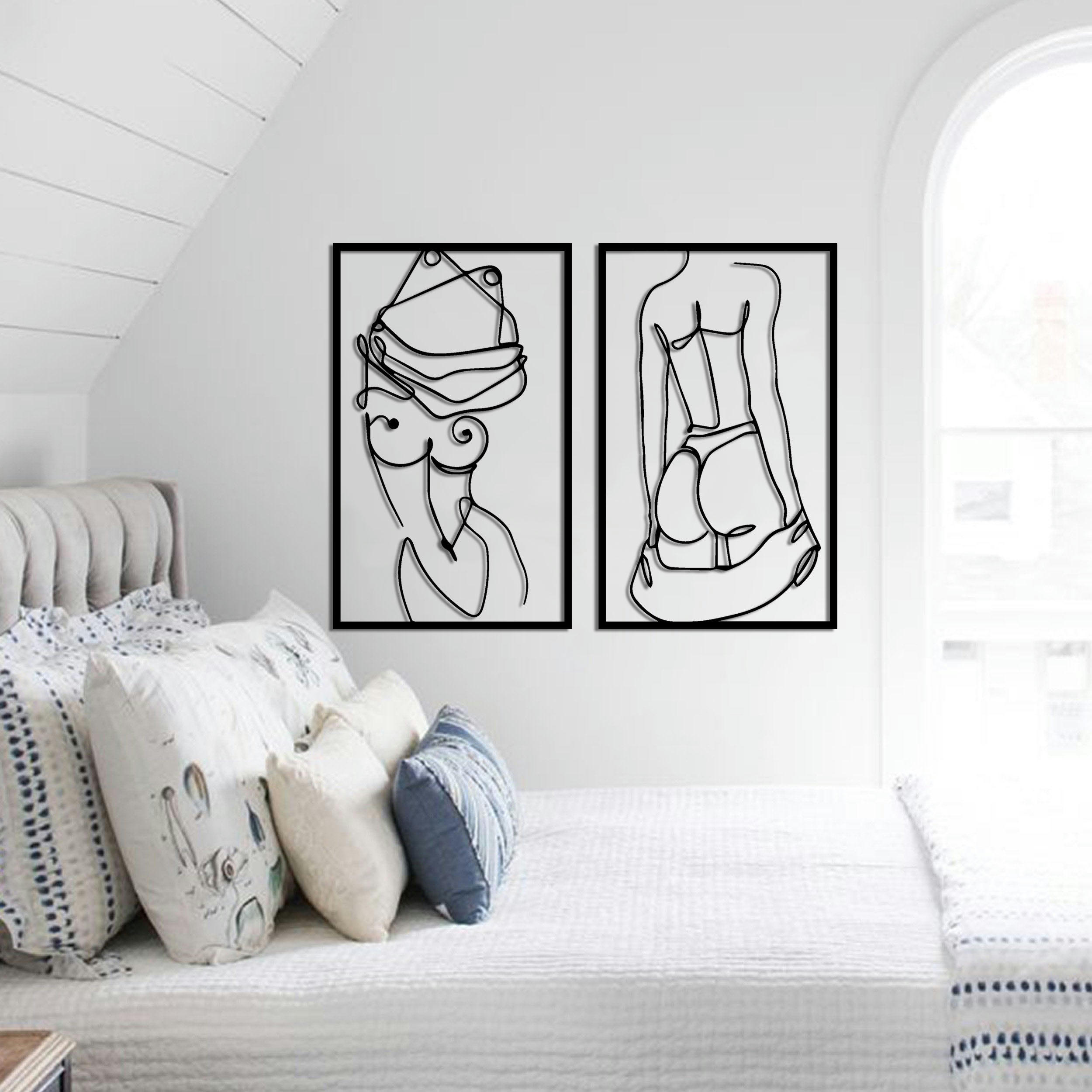MINIMALISTE - Décoration murale minimaliste femme nue en métal noir 90x68 cm
