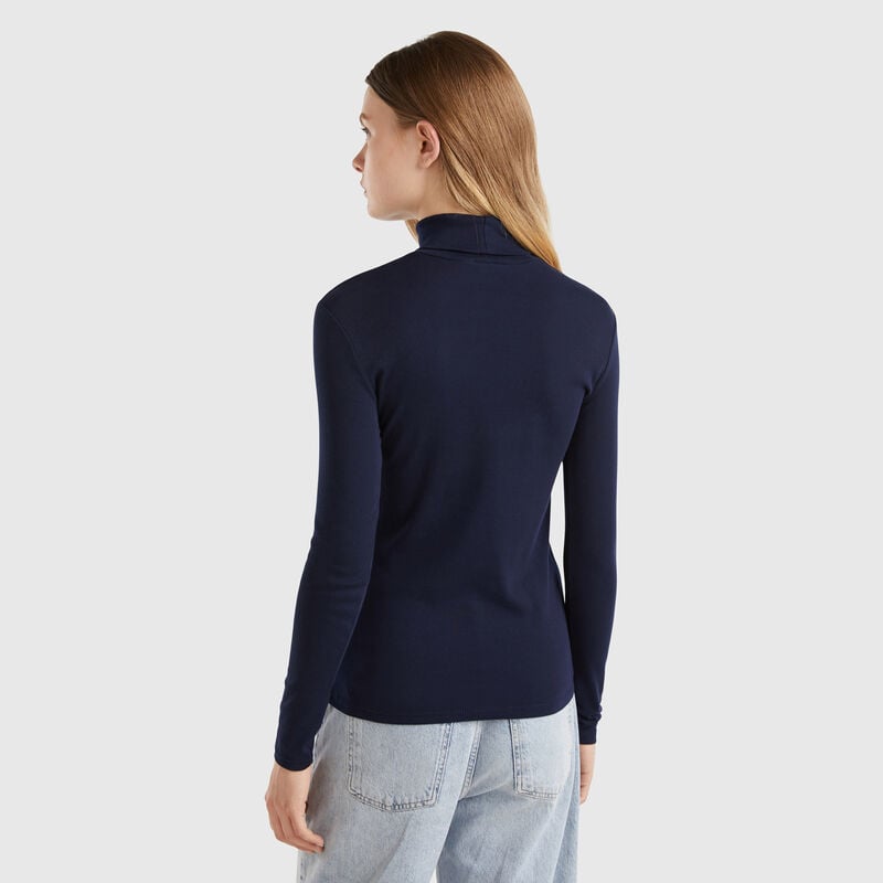 Long sleeve t-shirt with high neck