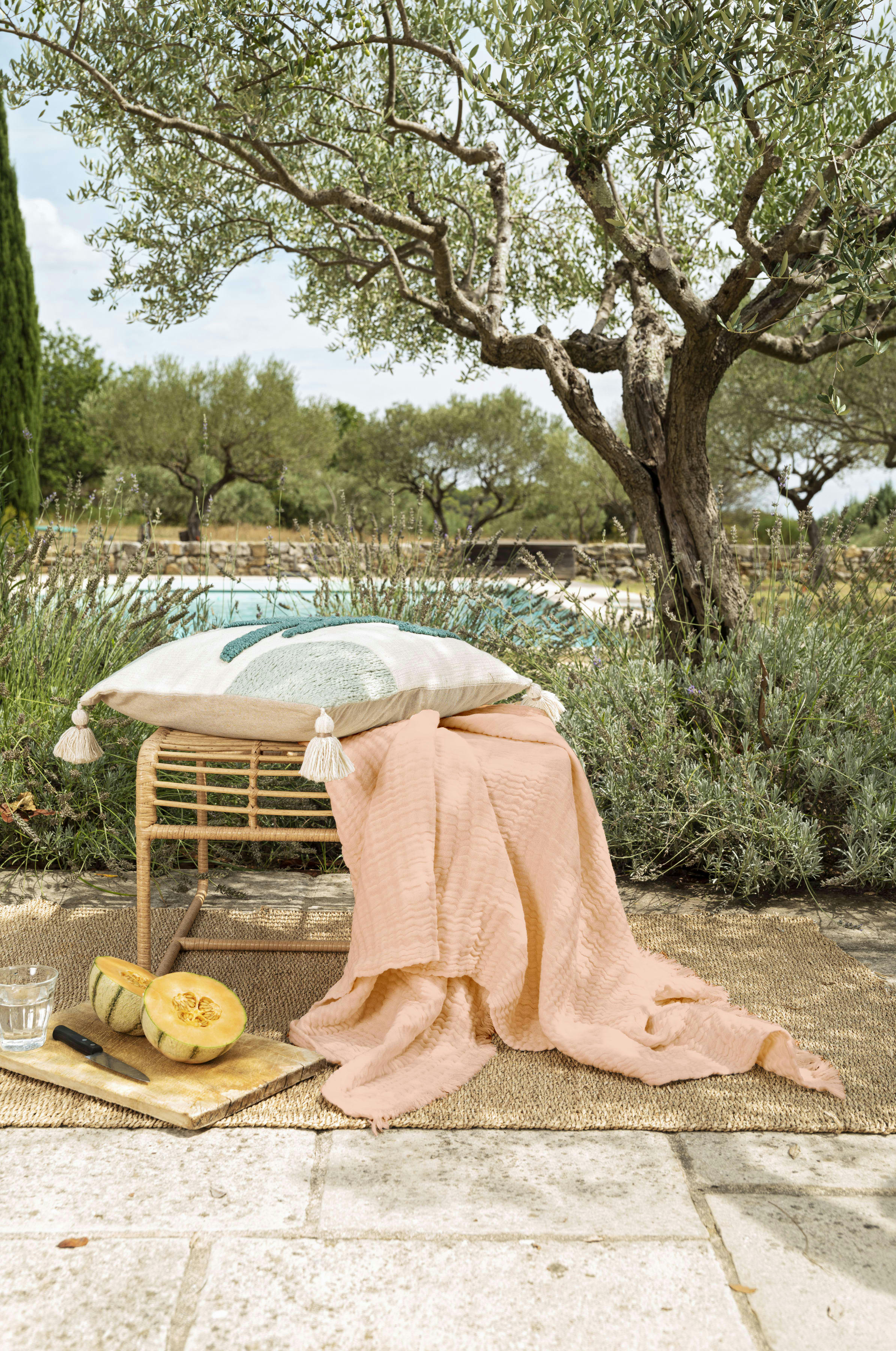 TANEA - Plaid 100% coton gaufré rose pêche 130x170