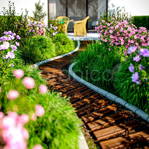 Gartenweg, 30x 100 cm, kürzbar, Lärchenholz, braun