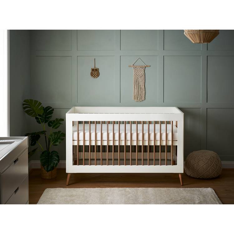 Obaby?Maya Cot Bed - White with Natural