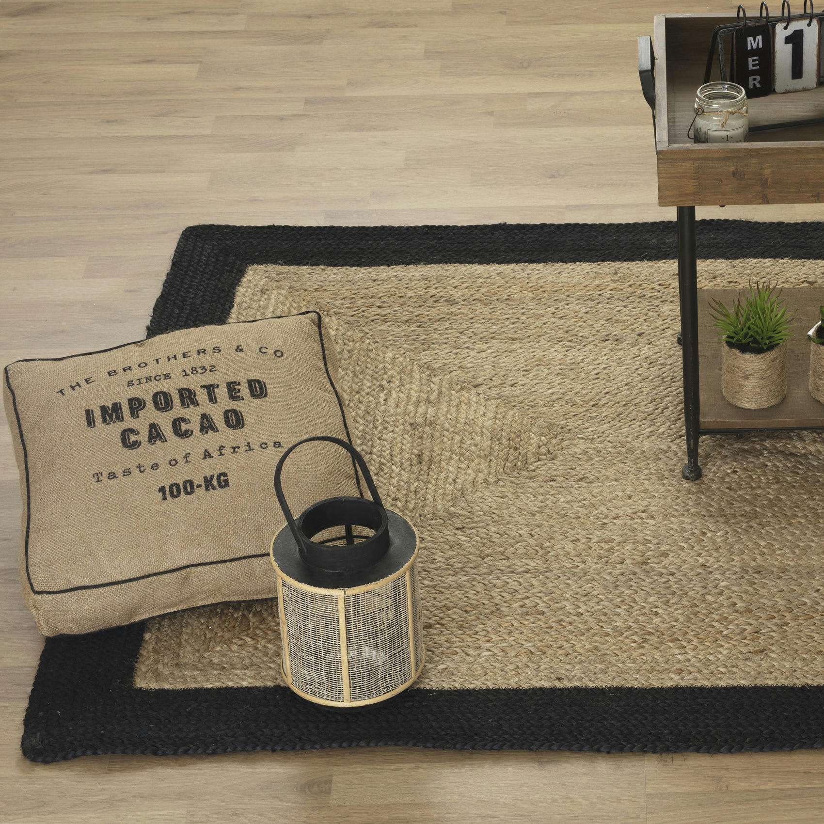 - Tapis rectangle en jute noir 120x170cm
