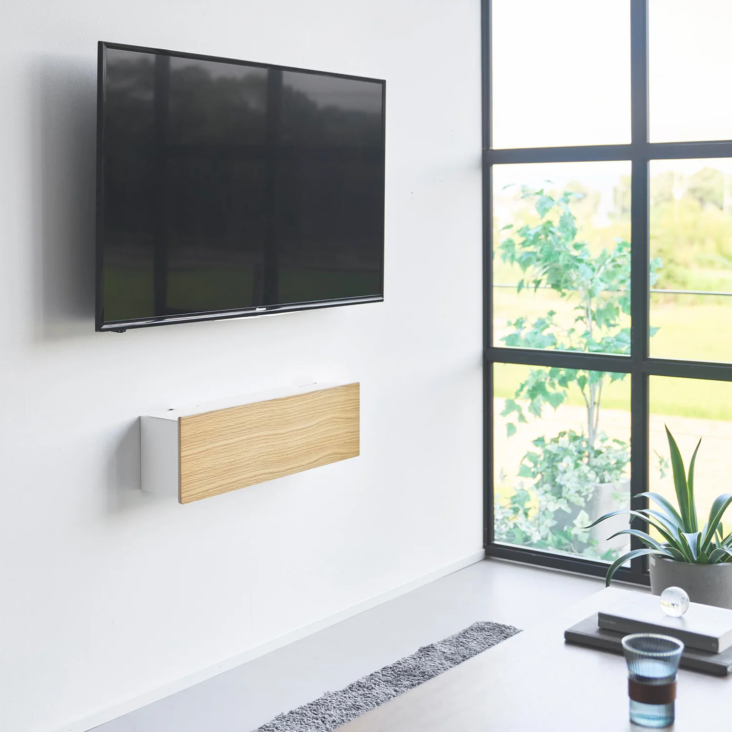 壁付けテレビ周辺機器収納ボックス タワー