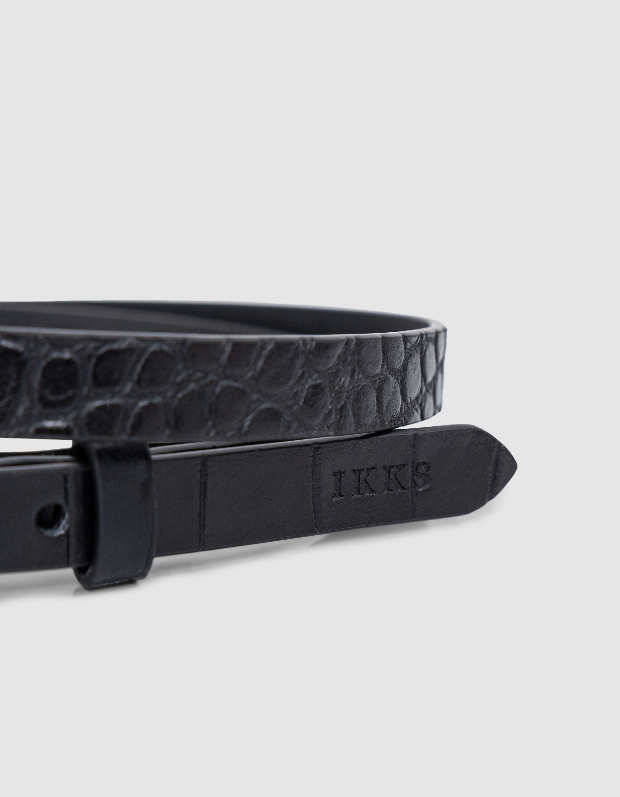 Ceinture fine noire cuir embossage croco Femme