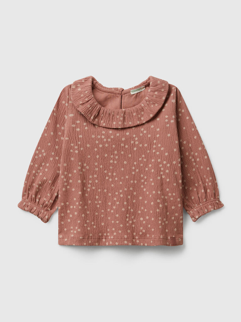 Polka dot t-shirt with collar