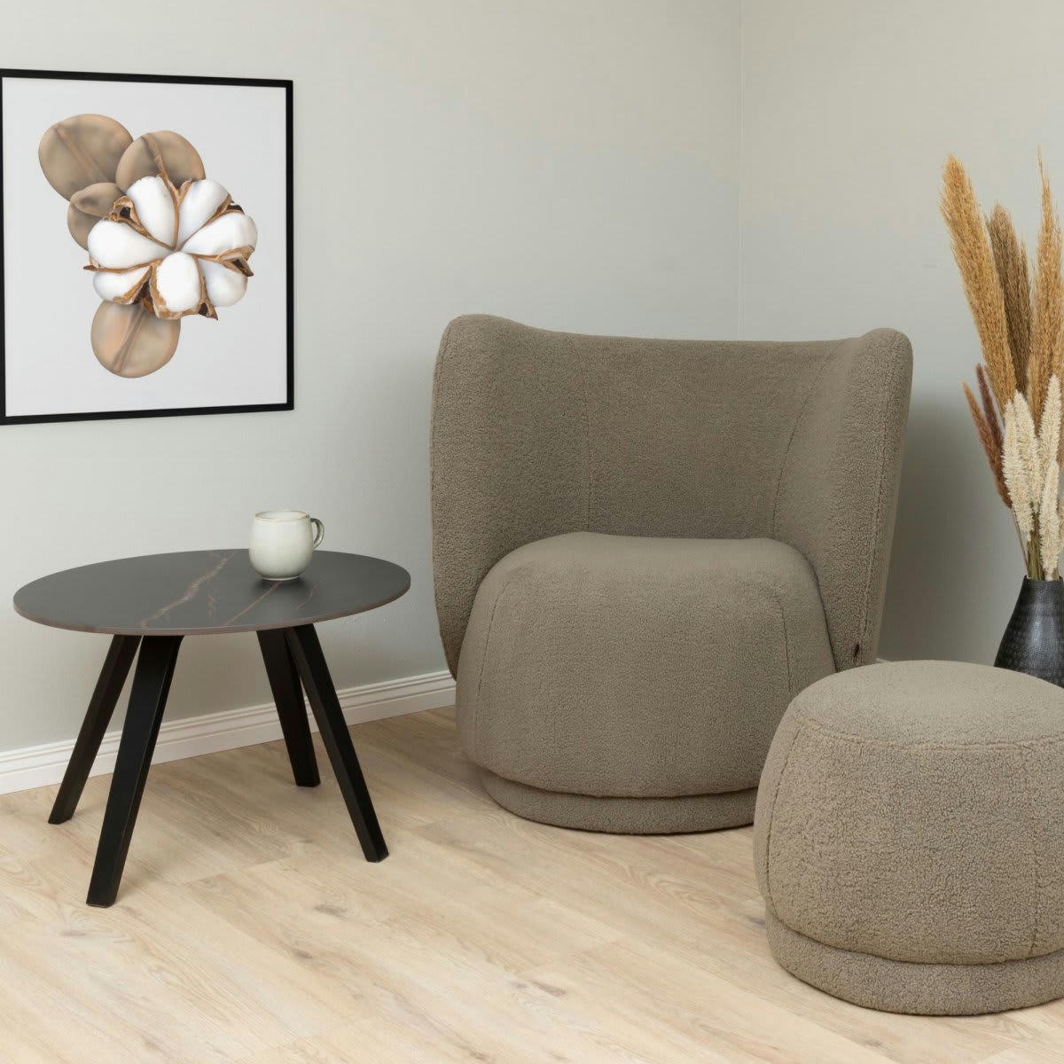 BELIG - Fauteuil rond en tissu bouclé marron