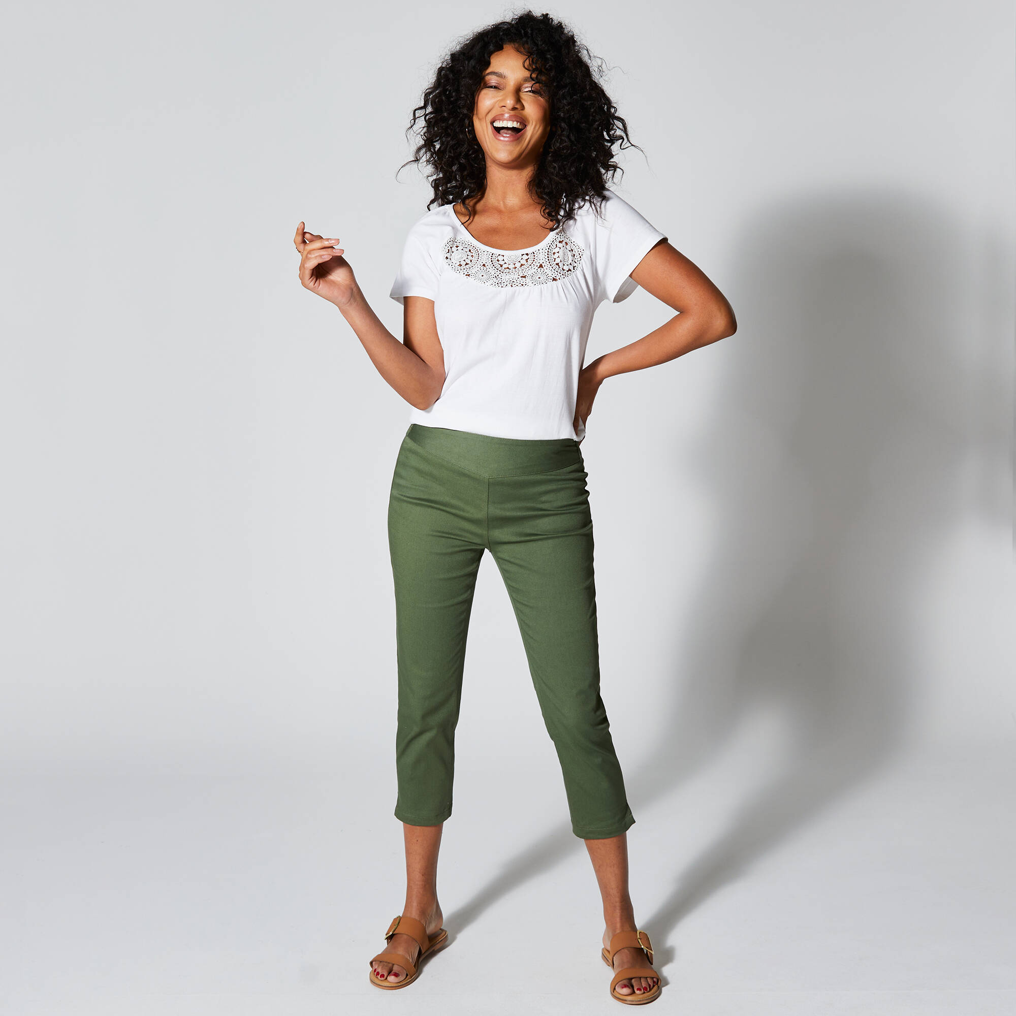 Pantacourt toile stretch, effet ventre plat