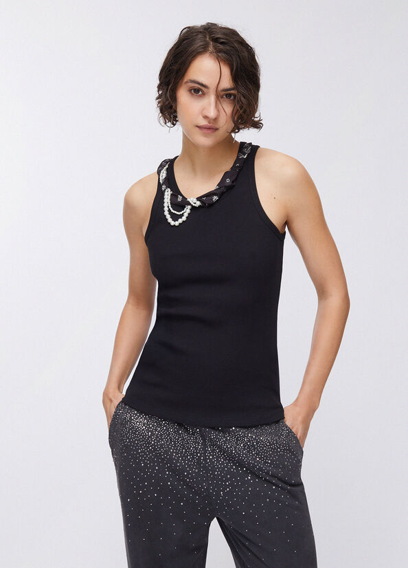 Top con dettagli gioiello