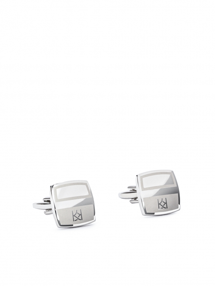 Square cufflinks with a monogram