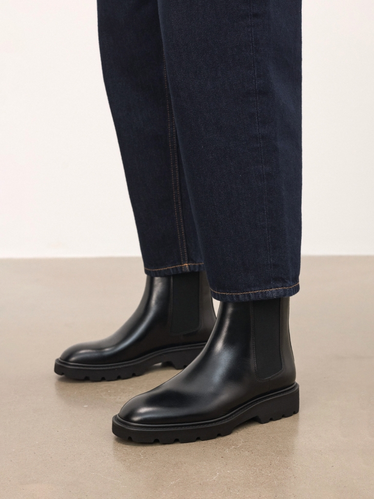 Leather Chelsea boots with elastic insert