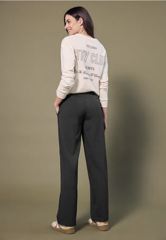 Hose mit Gallonstreifen