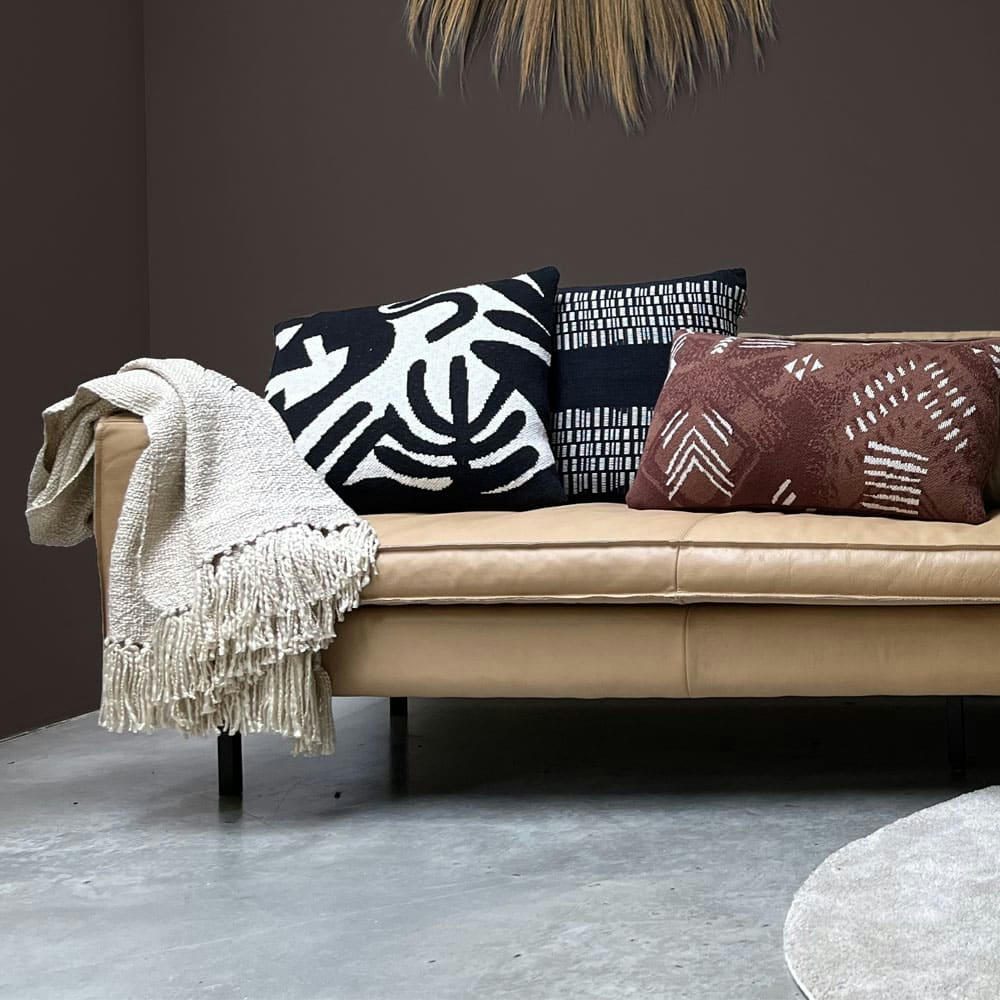 TRICOTÉ - Coussin tricot florale noir 50x50