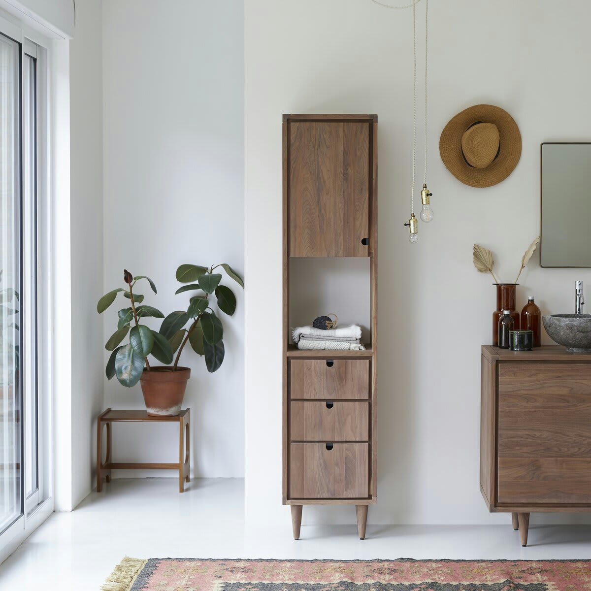 JONÀK - Colonne en noyer massif