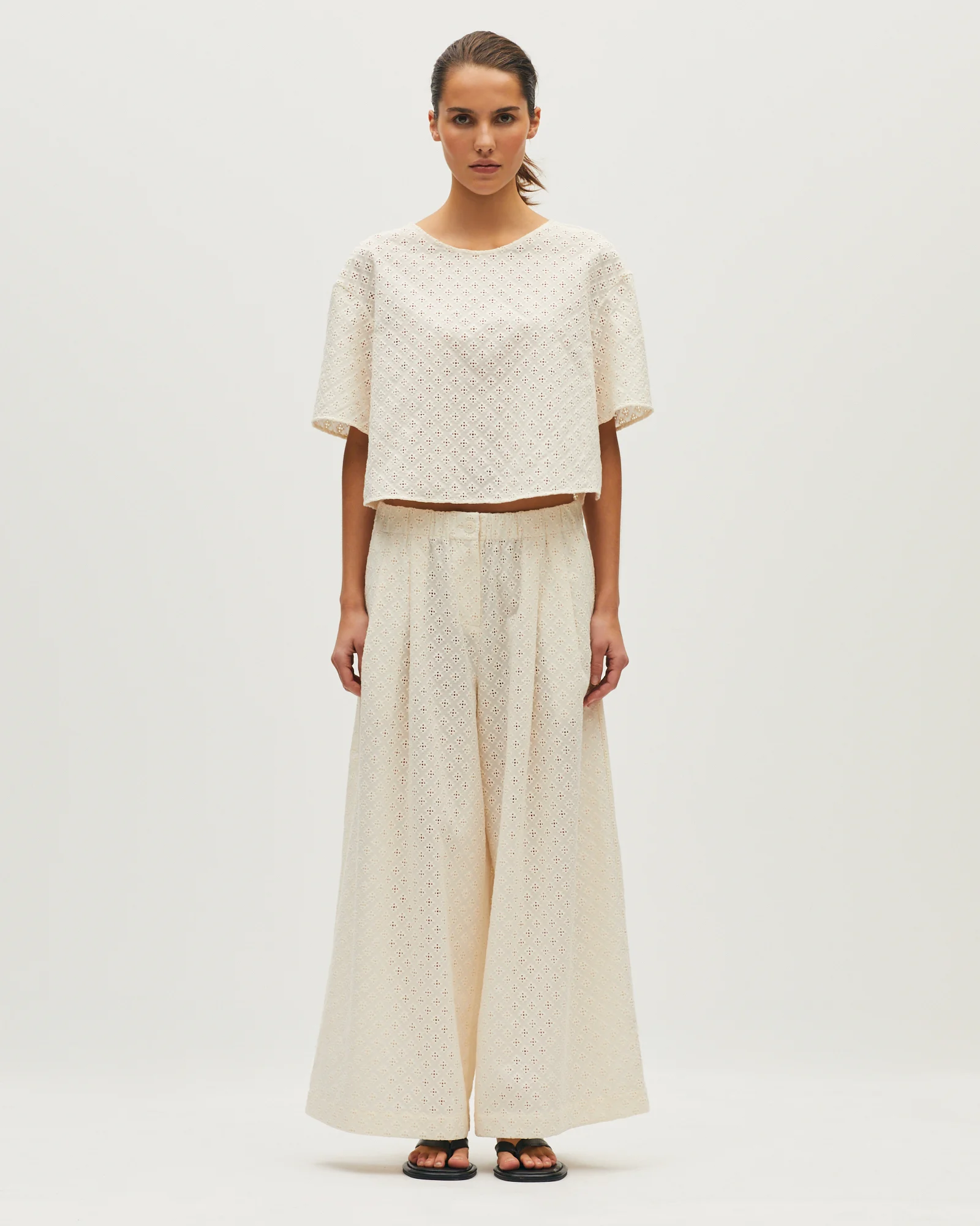 Pantalon cropped avec broderie en coton