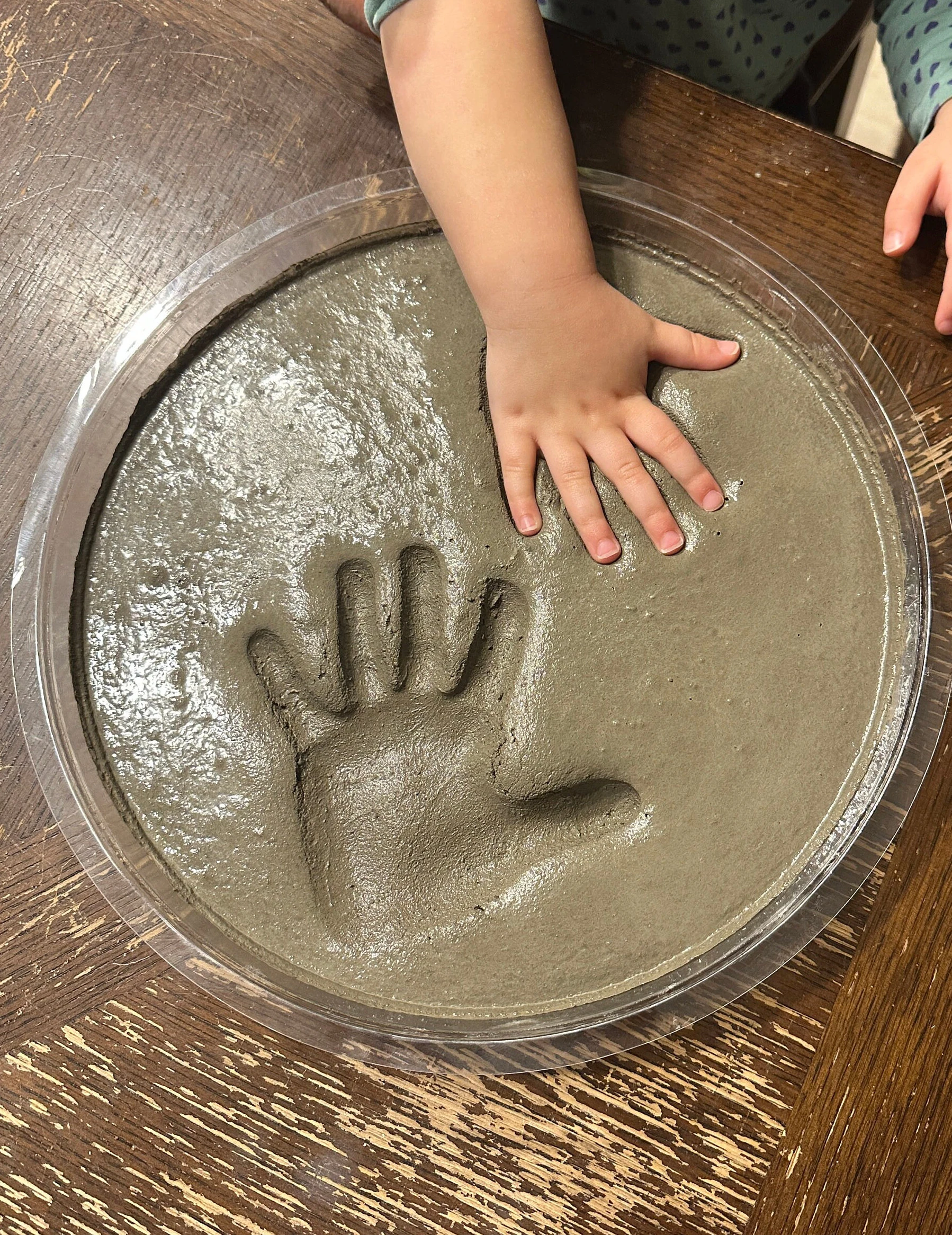 DIY Personalized Garden Stone Kit – Handprint Garden Stone – Fathers Day Gift for Dad or Grandpa