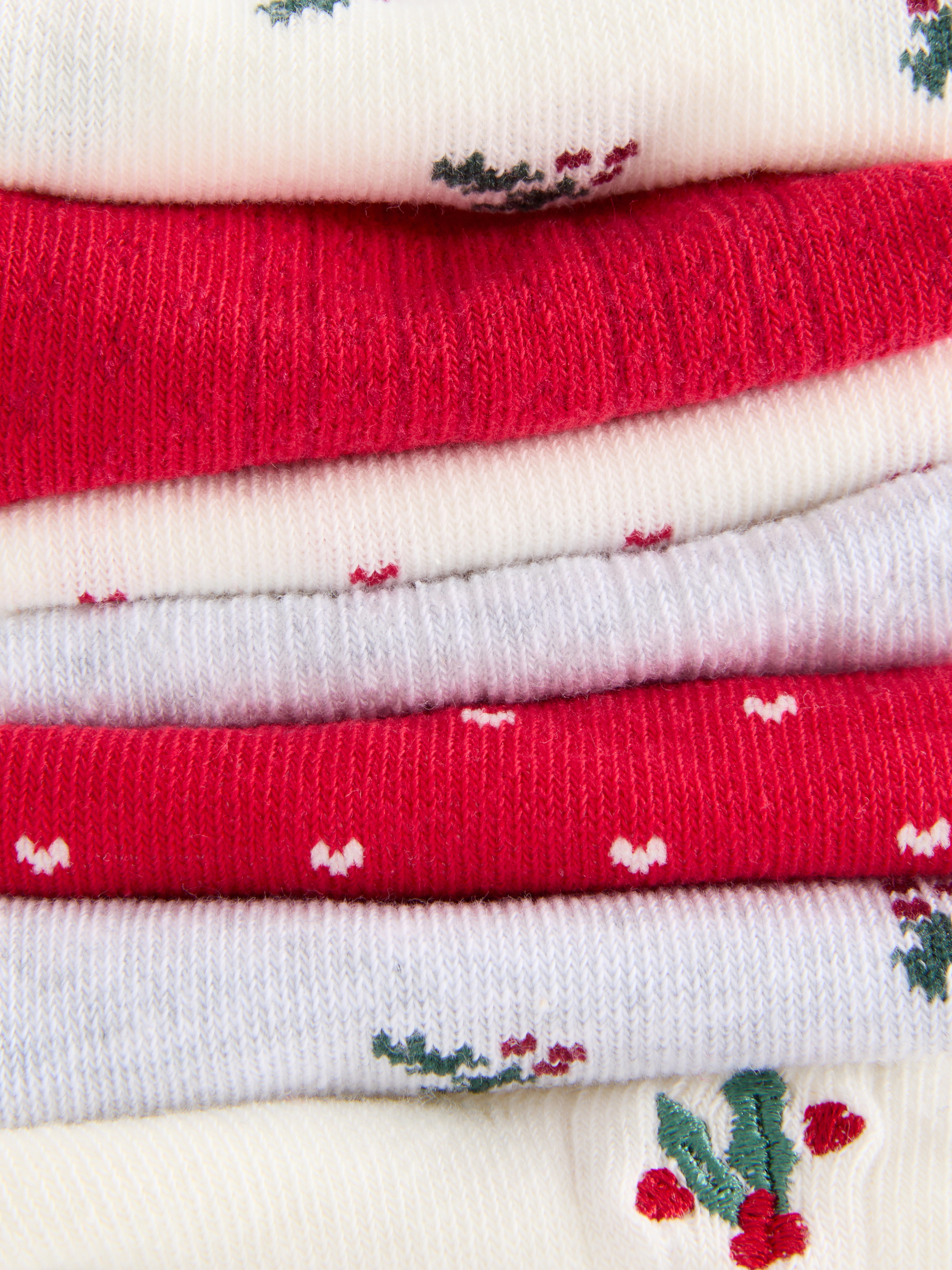 7pk Cotton Rich Christmas Sneaker Socks