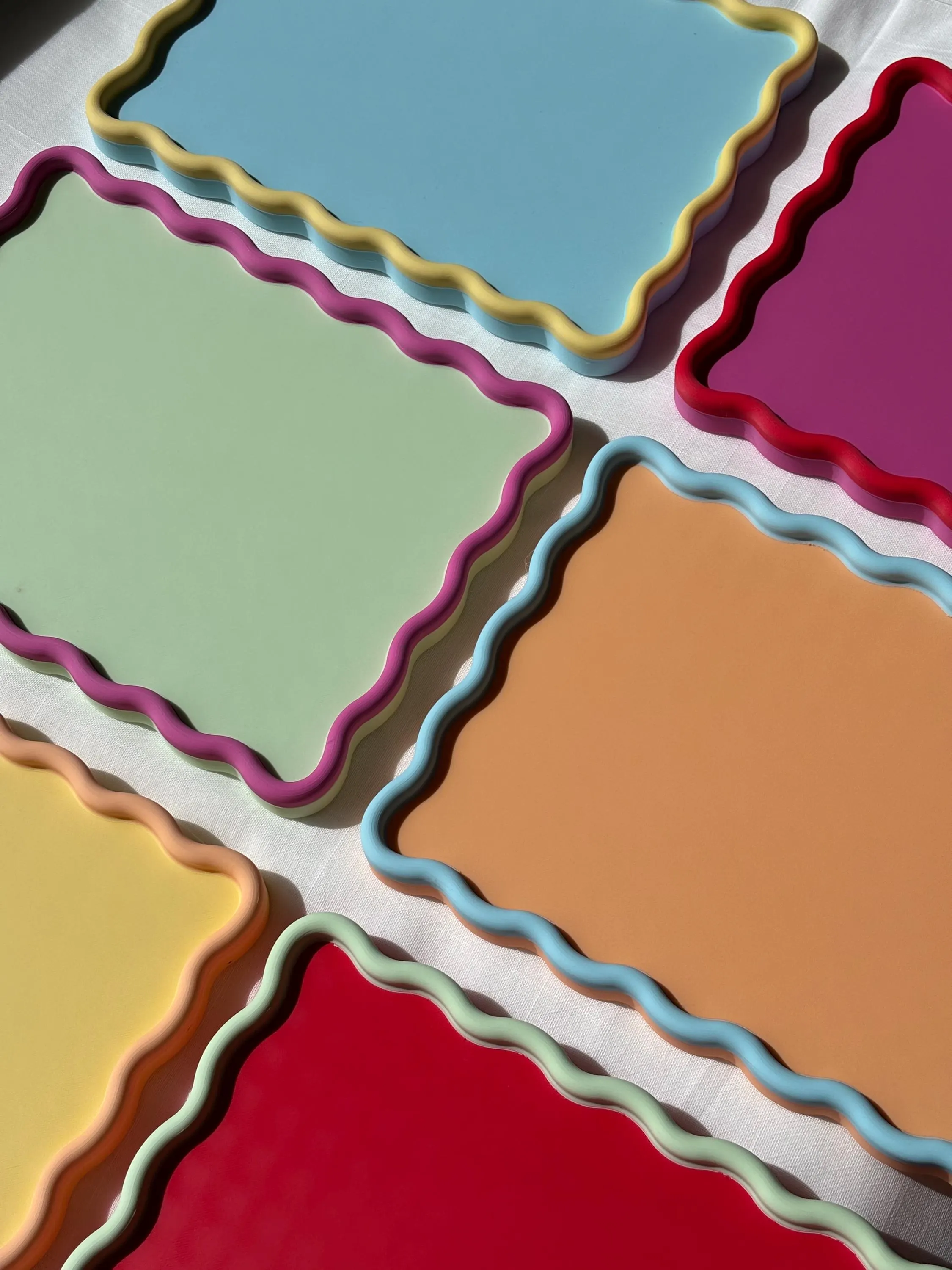 Scalloped Rectangle Decorative Display Tray