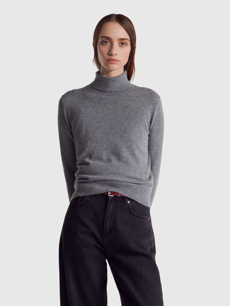 Dark gray turtleneck in pure cashmere